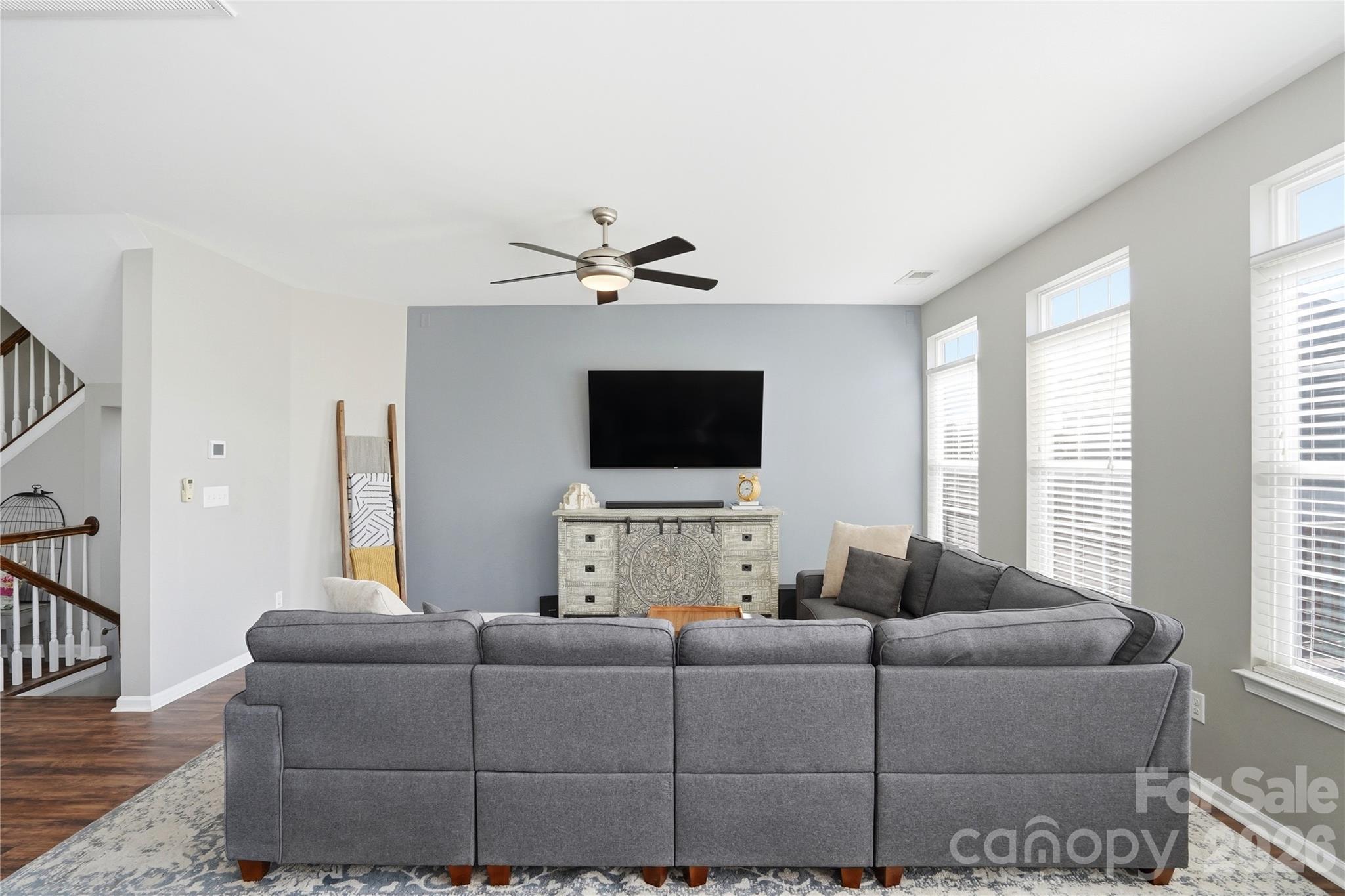 10005 Kings Parade Boulevard