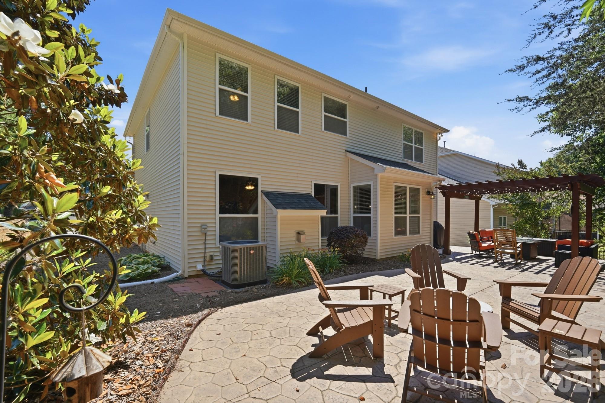13411 Reunion Street