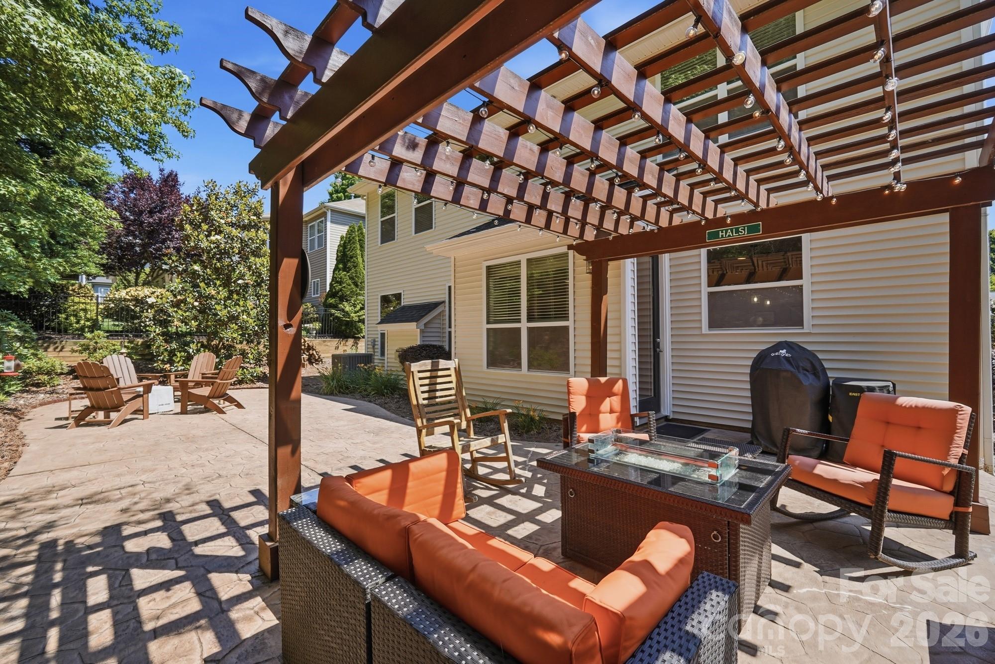 13411 Reunion Street