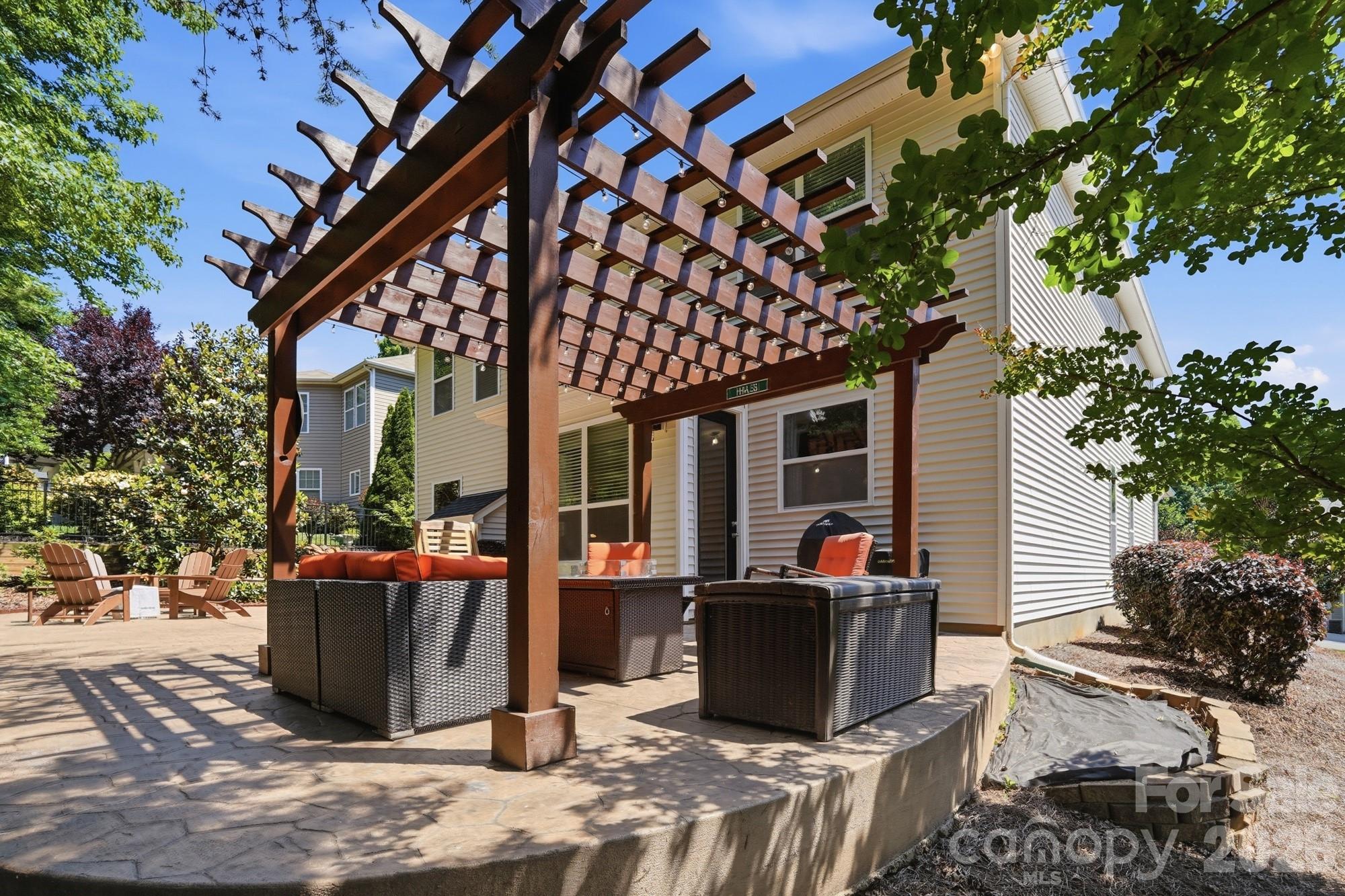 13411 Reunion Street