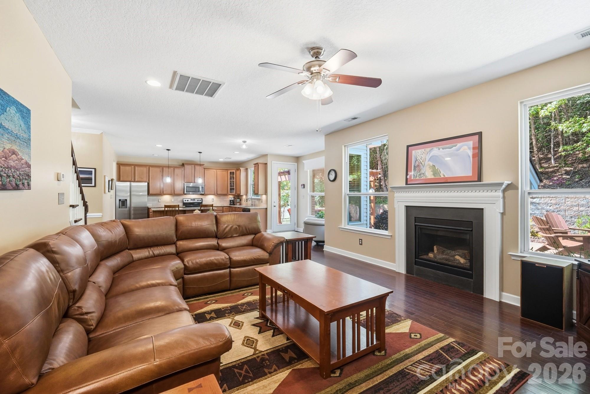 13411 Reunion Street