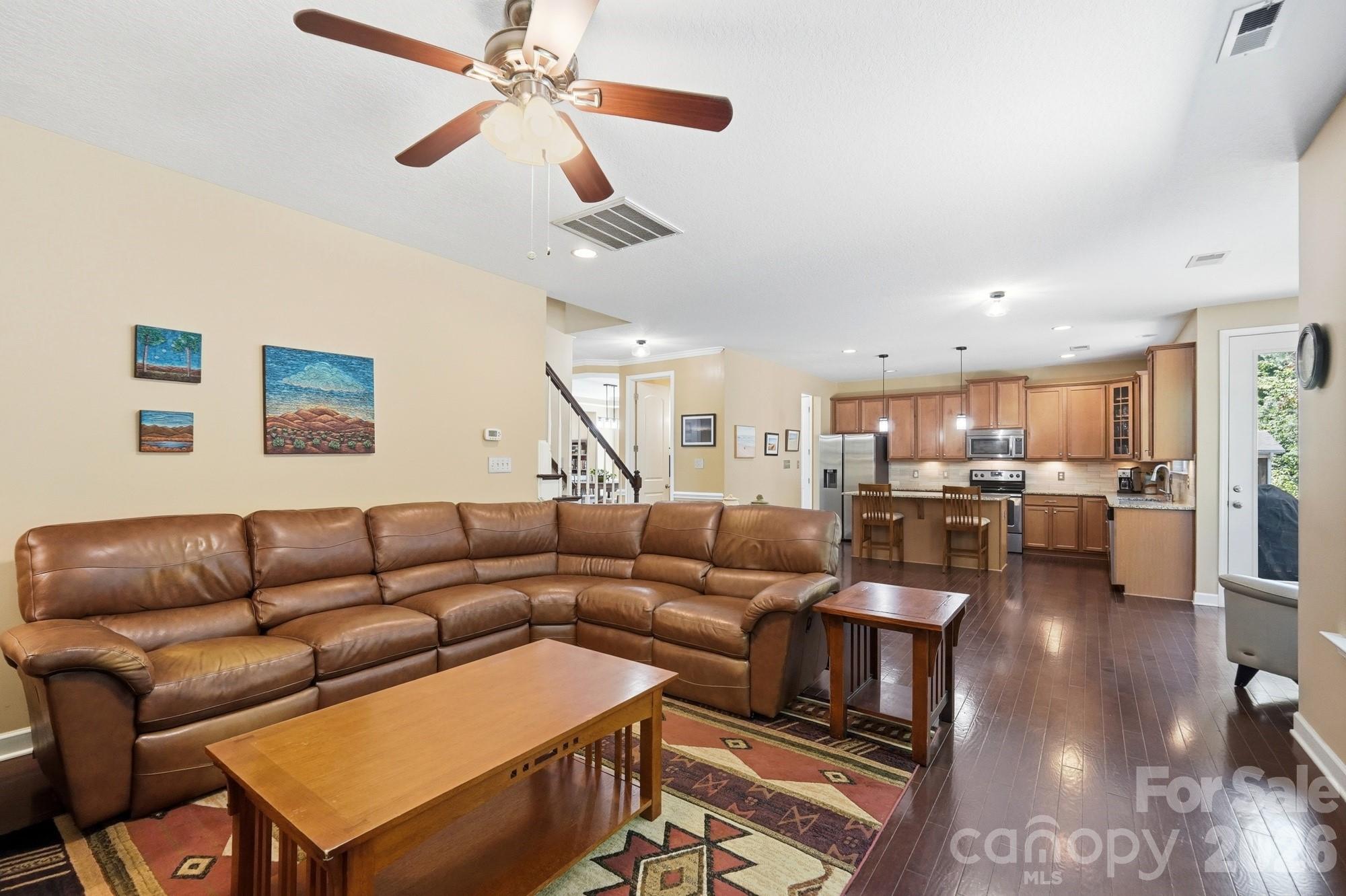 13411 Reunion Street