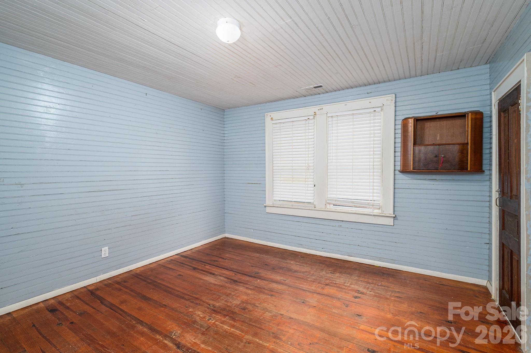 1143 W Stagecoach Trail