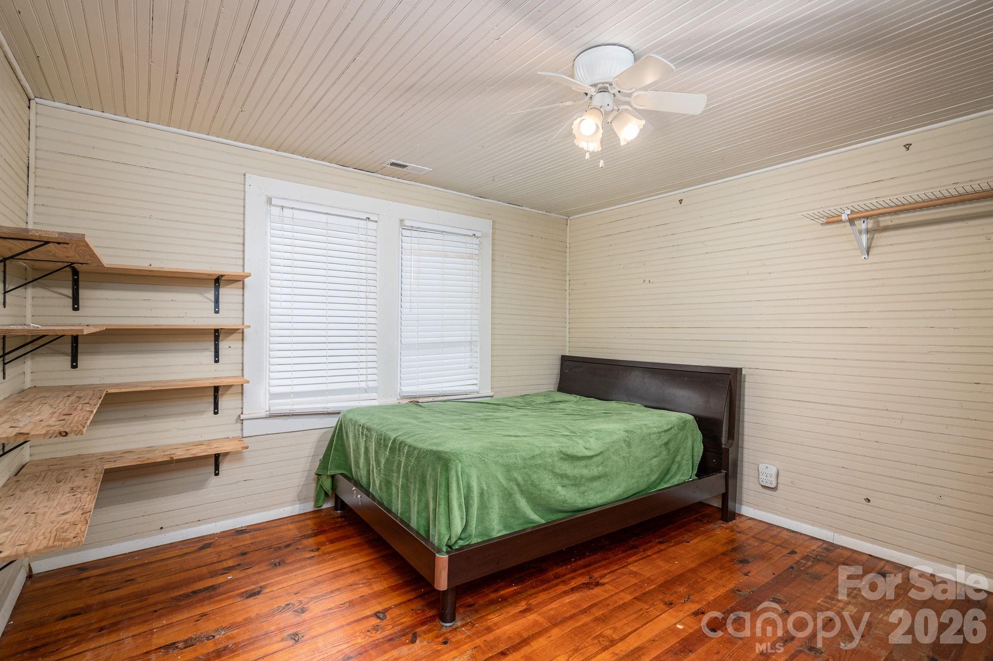 1143 W Stagecoach Trail