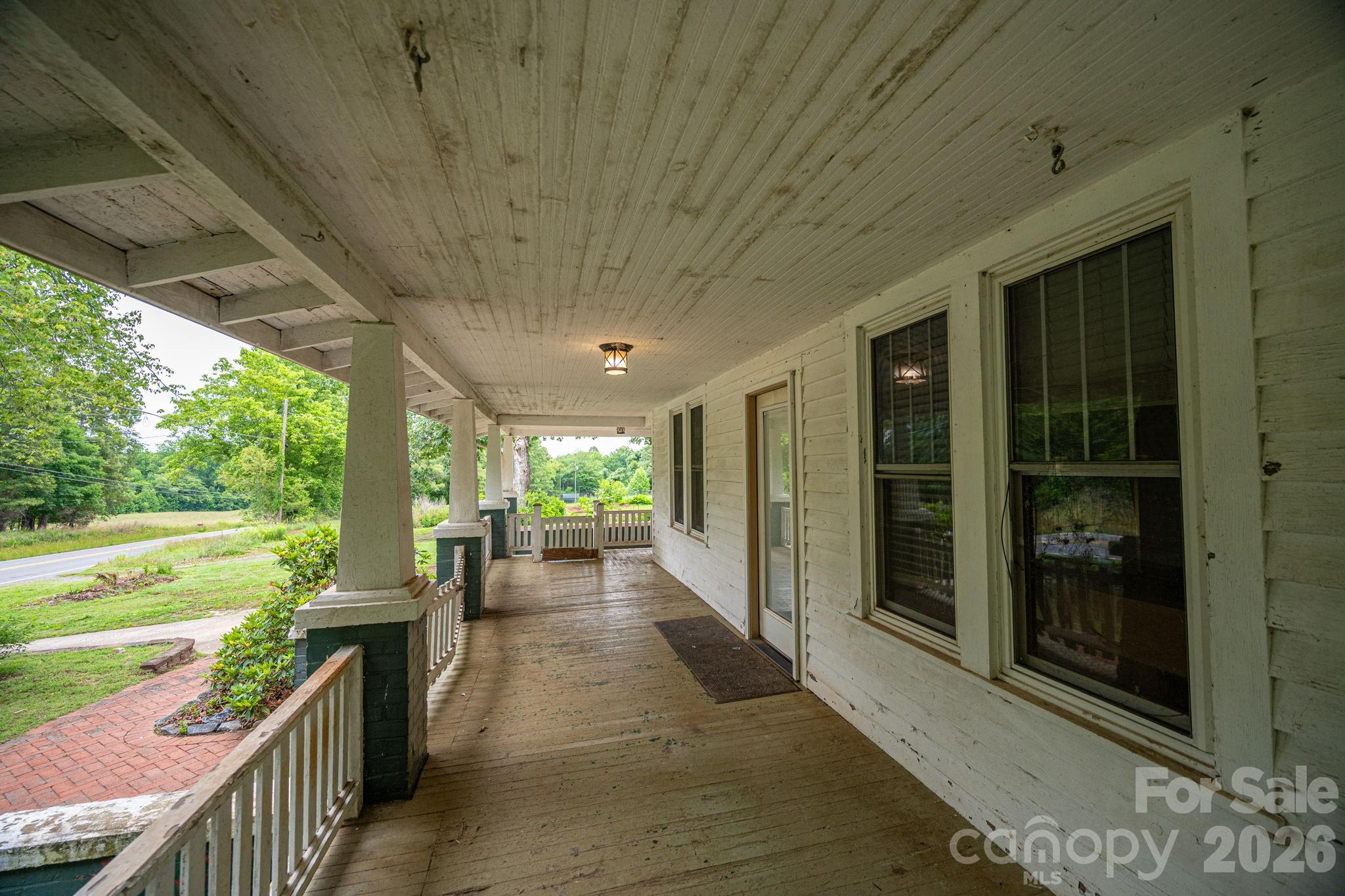 1143 W Stagecoach Trail