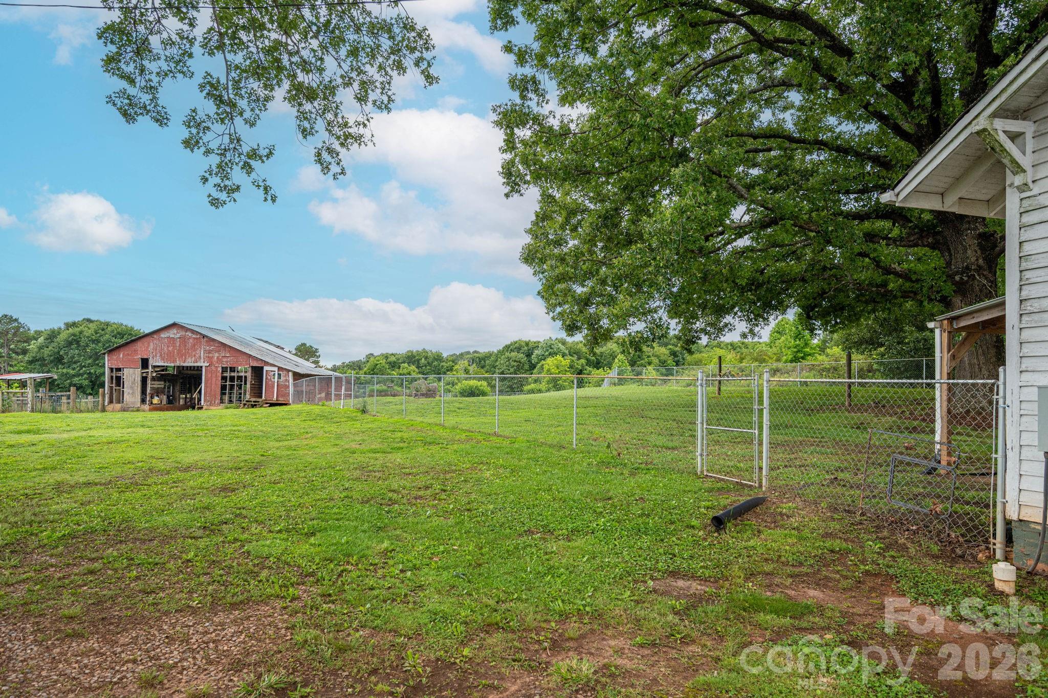 1143 W Stagecoach Trail