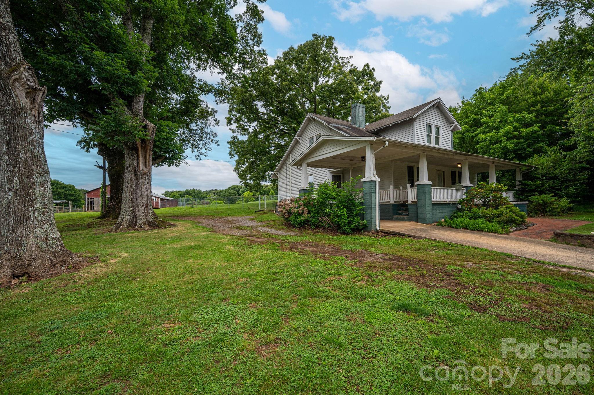 1143 W Stagecoach Trail