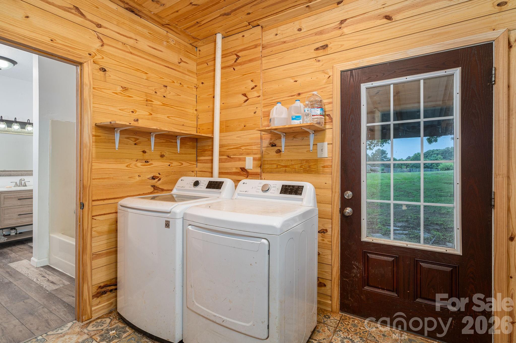 1143 W Stagecoach Trail
