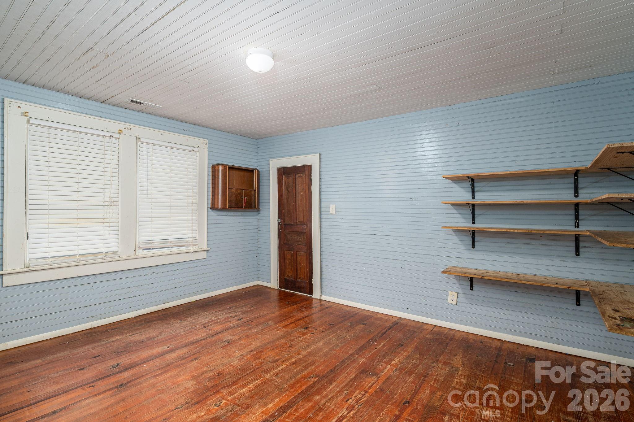 1143 W Stagecoach Trail