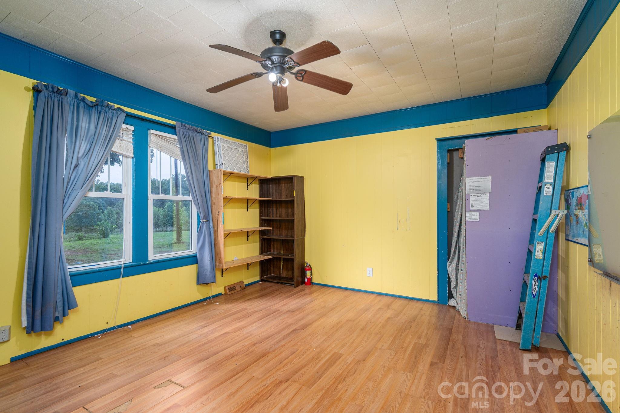 1143 W Stagecoach Trail