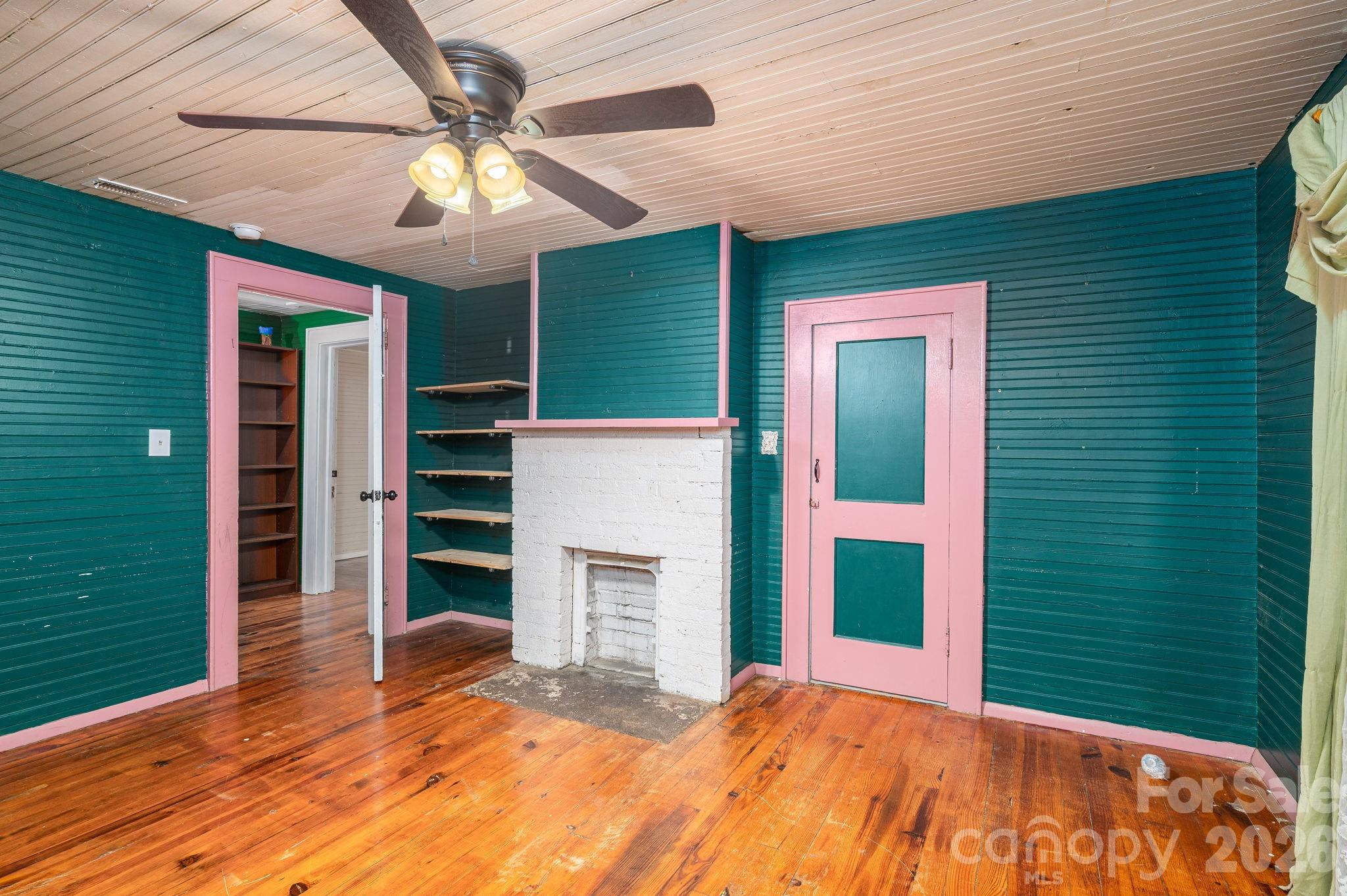 1143 W Stagecoach Trail