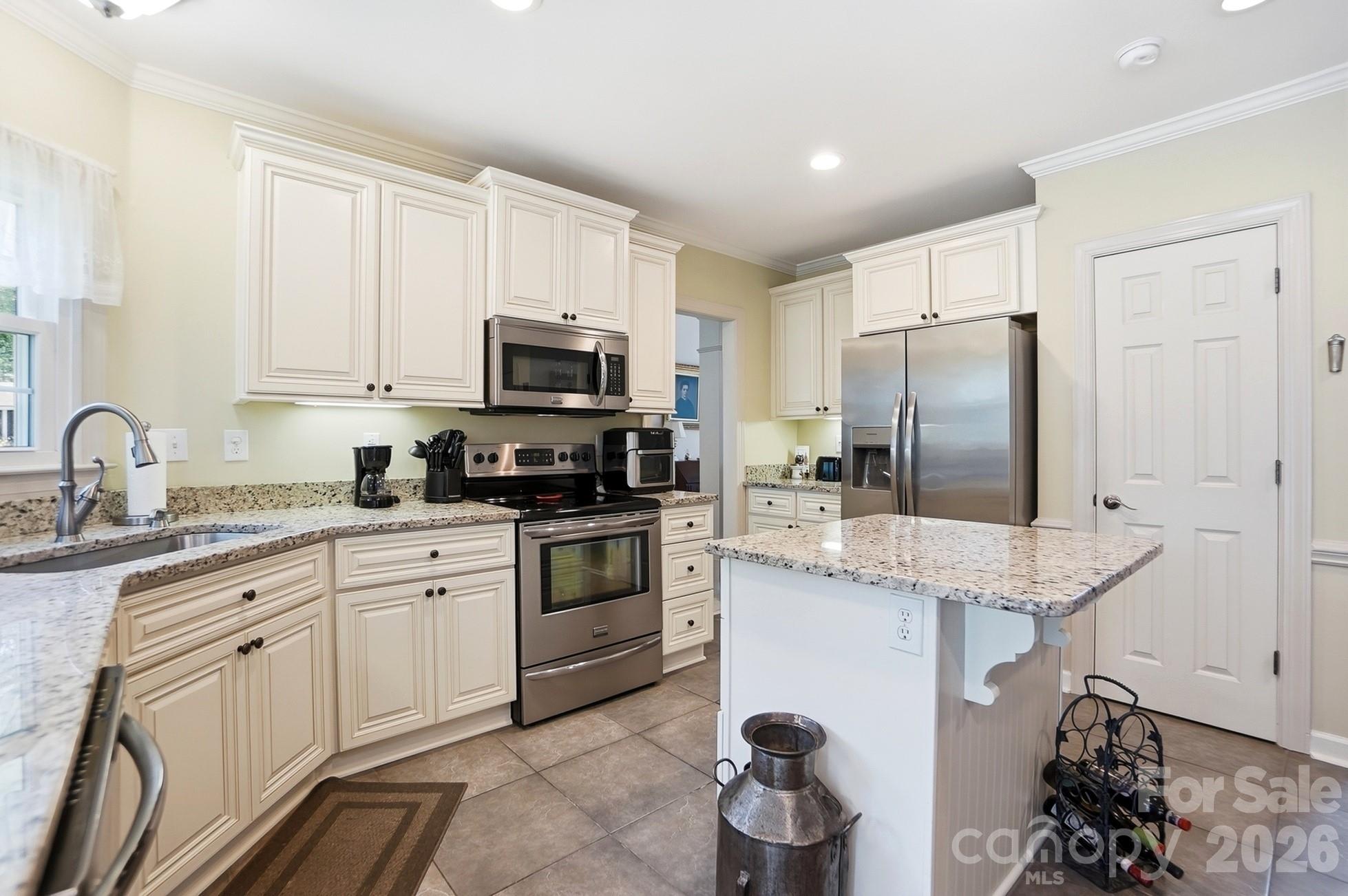 12100 Provincetowne Drive