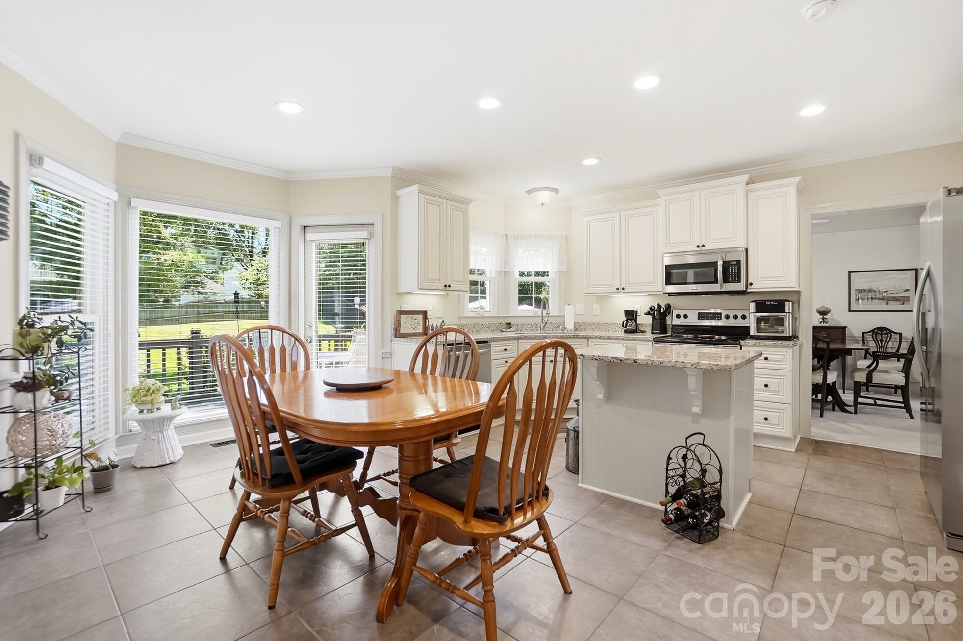 12100 Provincetowne Drive