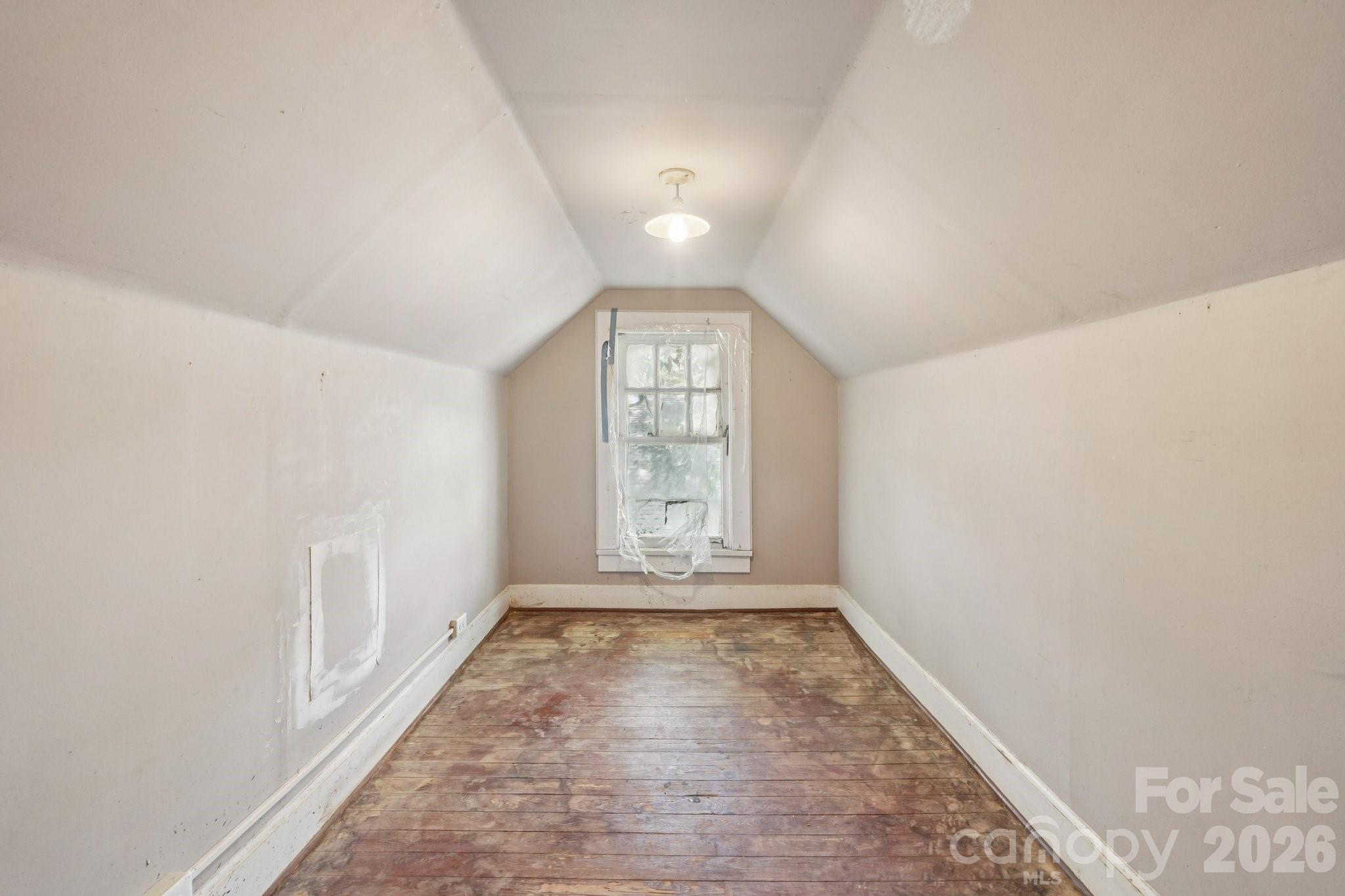 105 W Houston Street