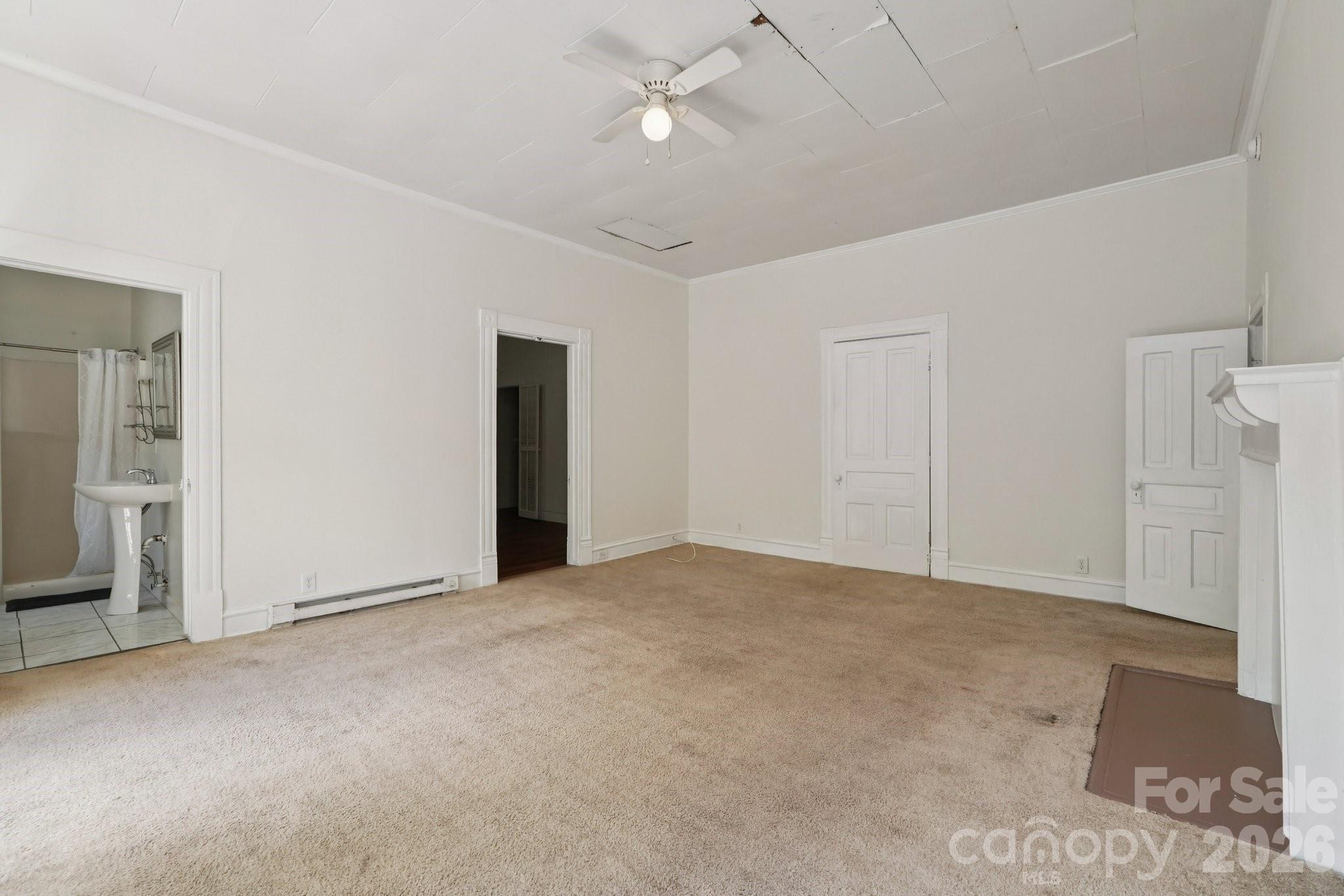 105 W Houston Street