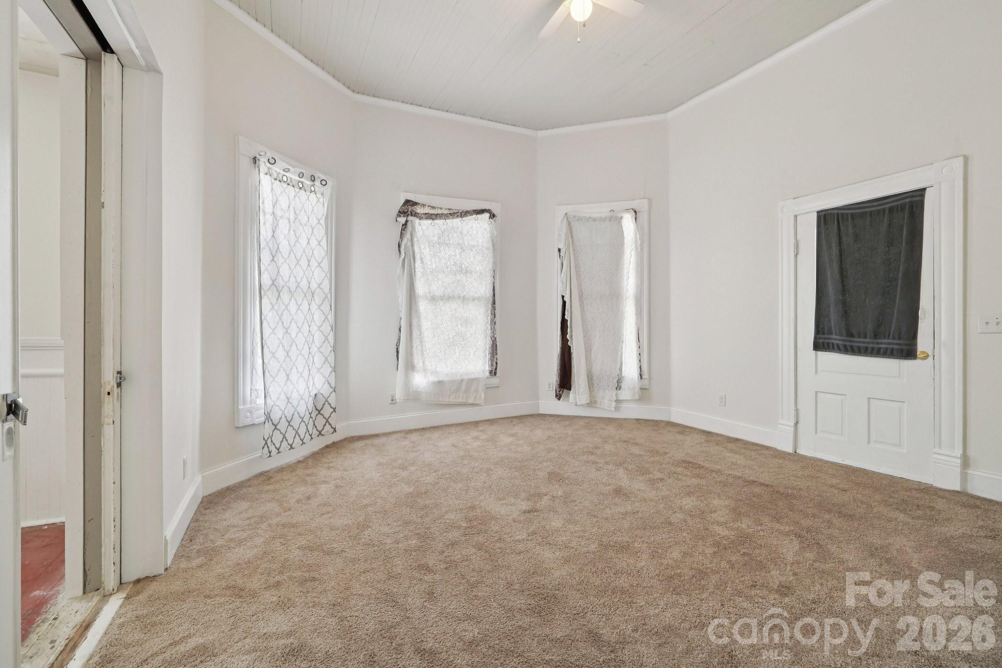 105 W Houston Street
