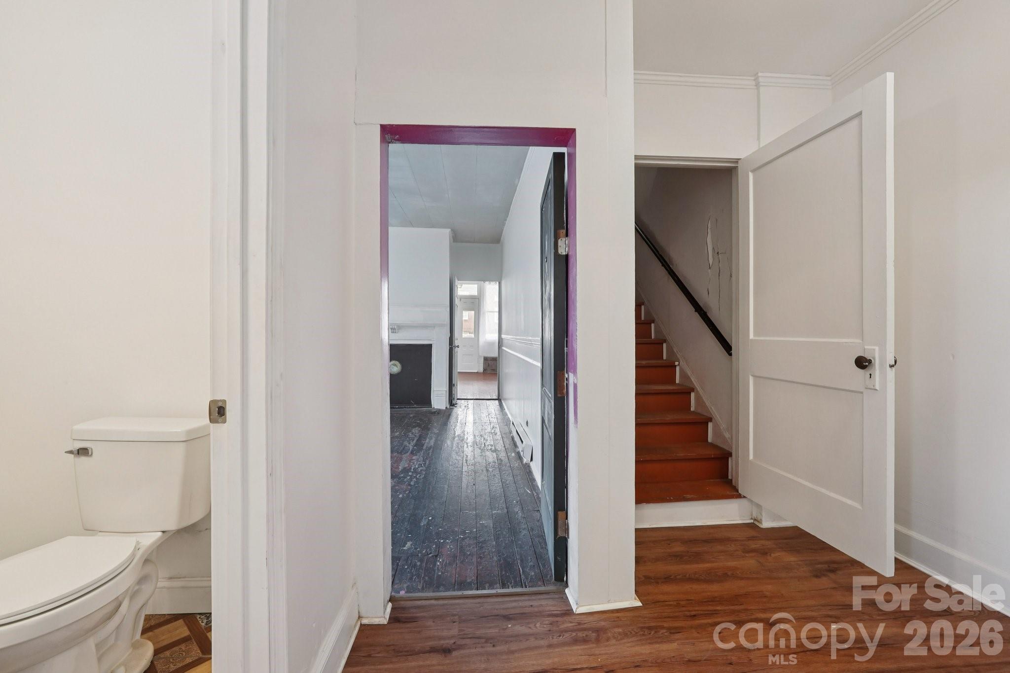 105 W Houston Street