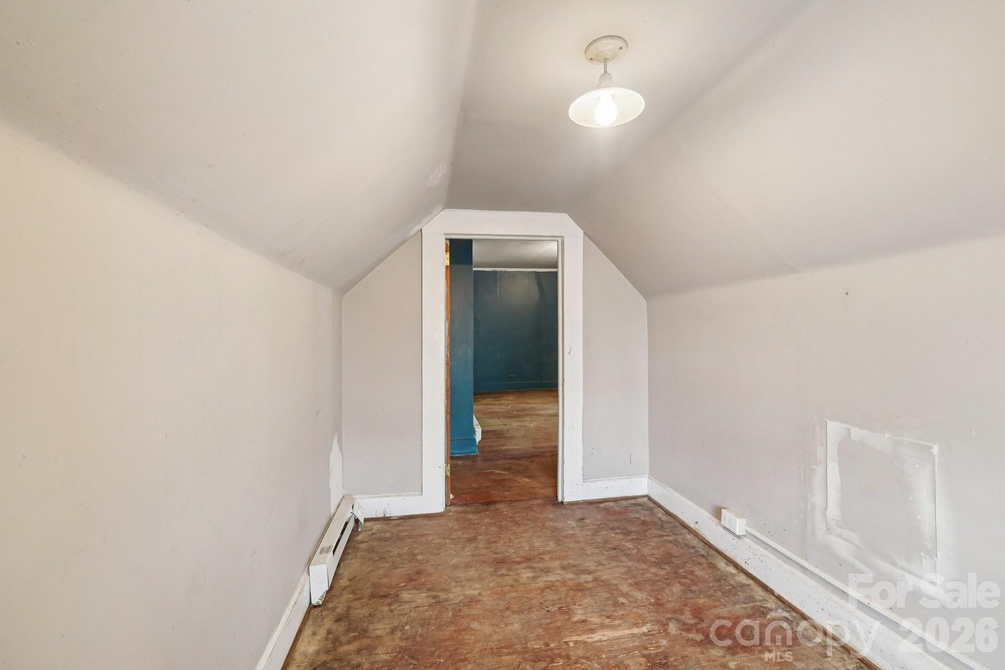 105 W Houston Street