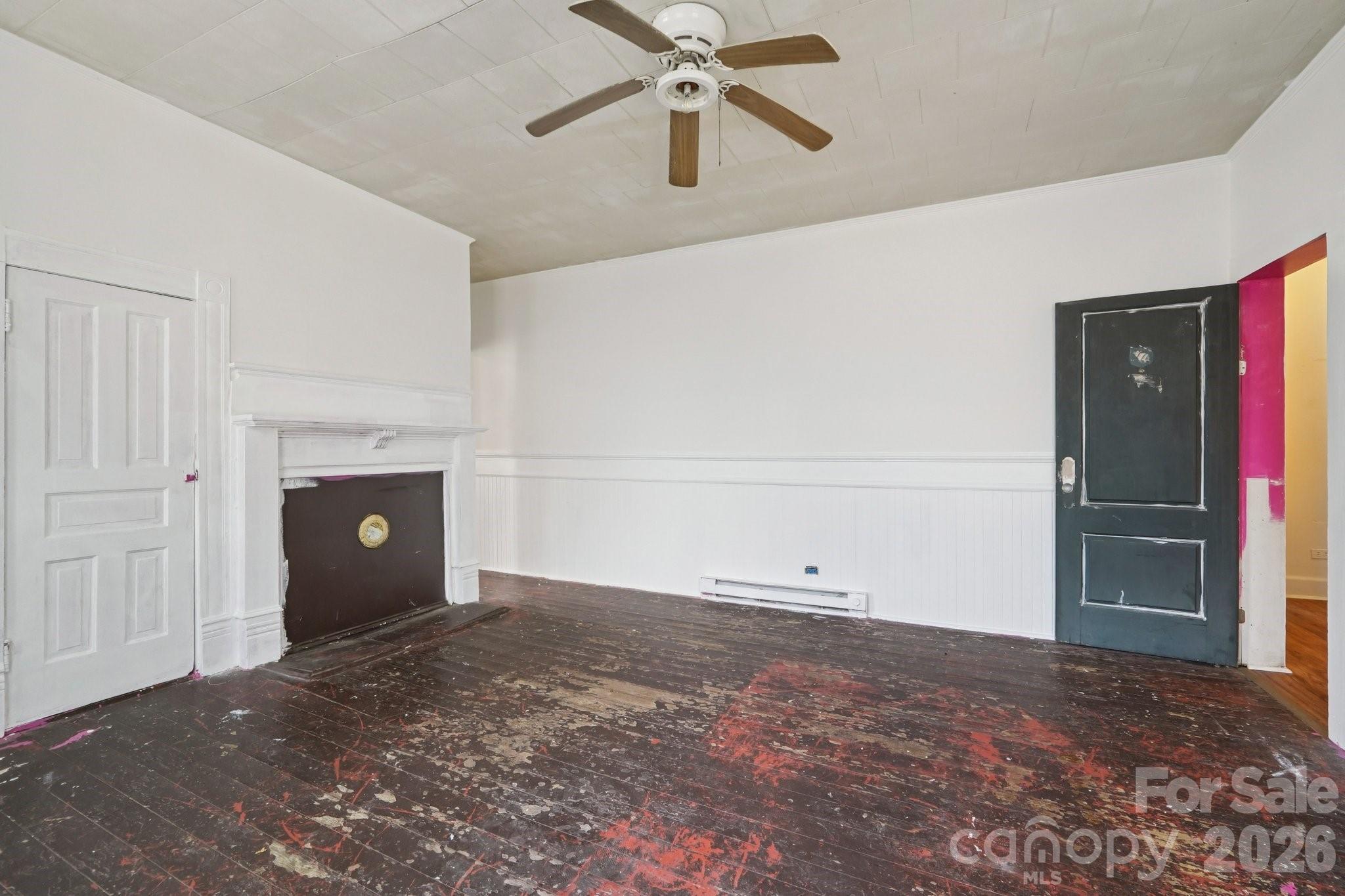 105 W Houston Street