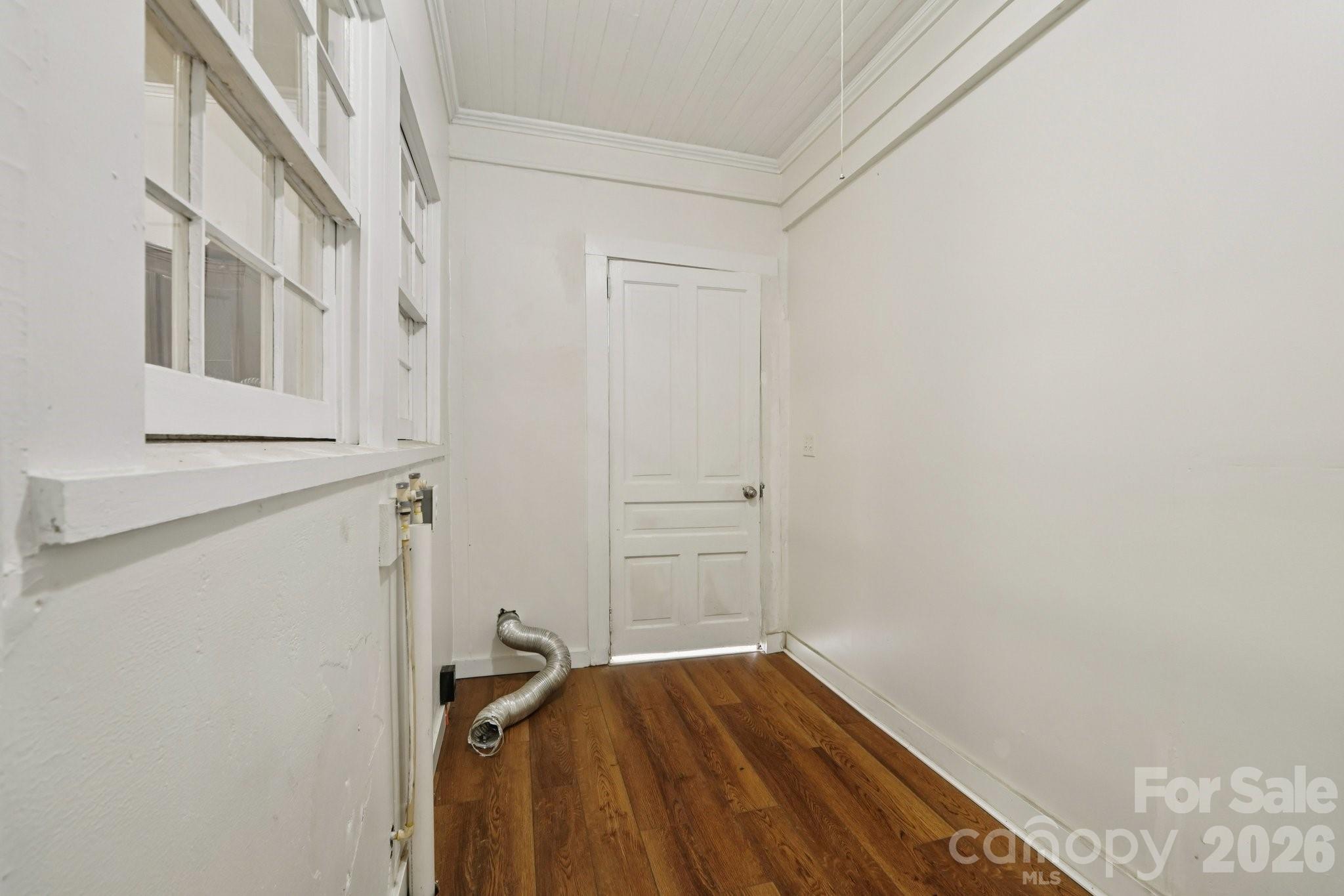 105 W Houston Street