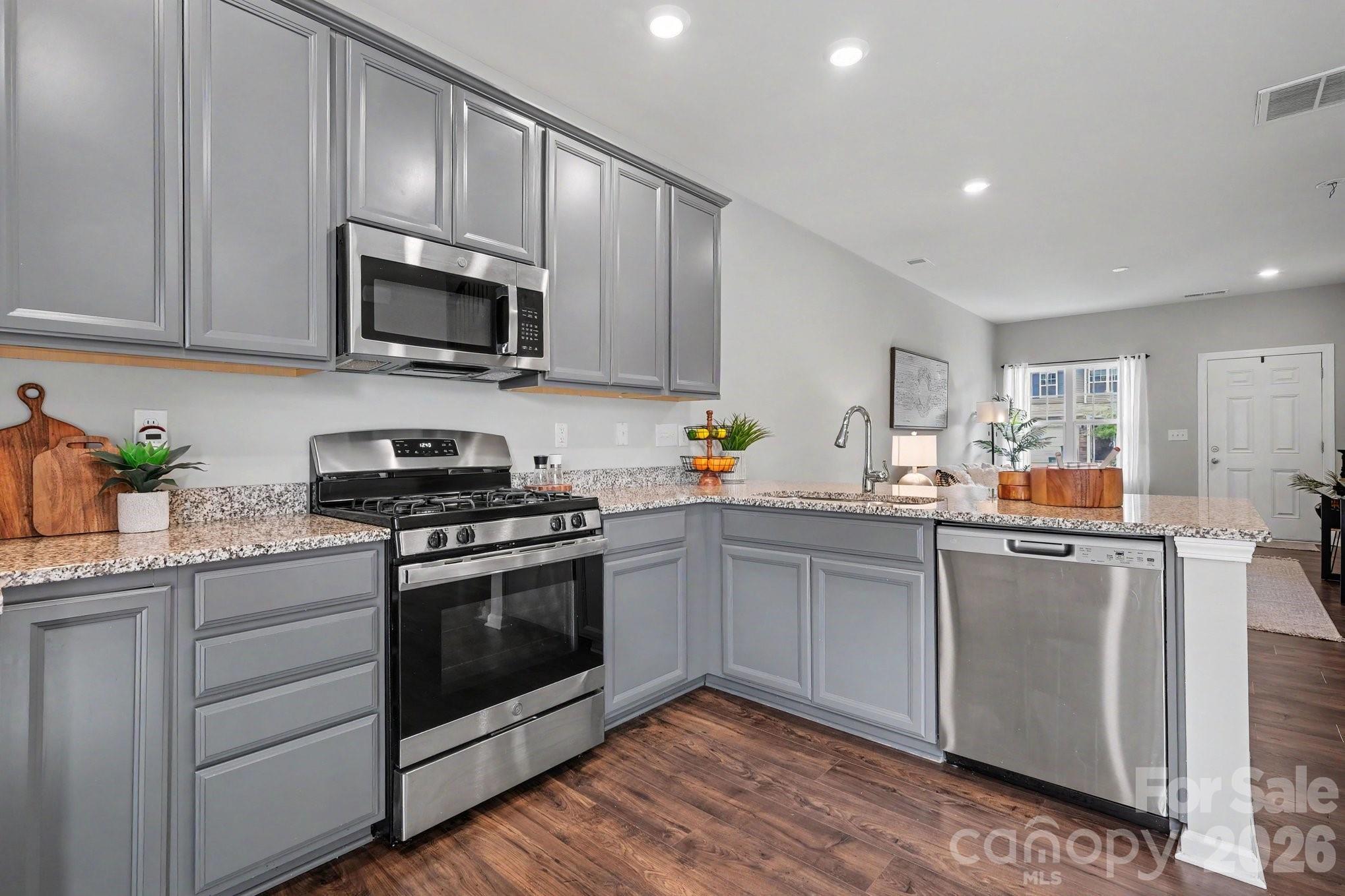 6411 Revolutionary Trail