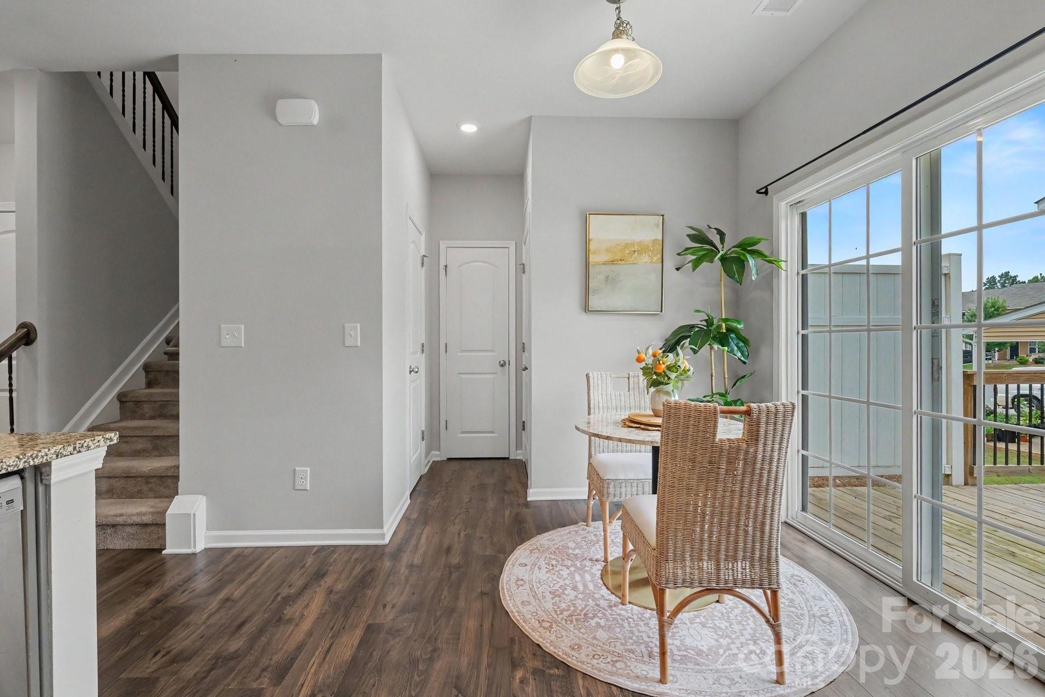 6411 Revolutionary Trail