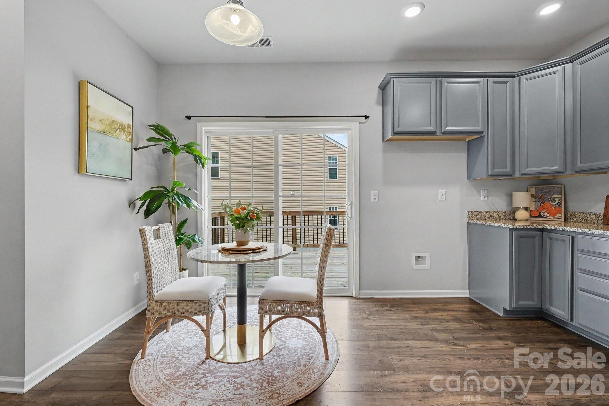 6411 Revolutionary Trail