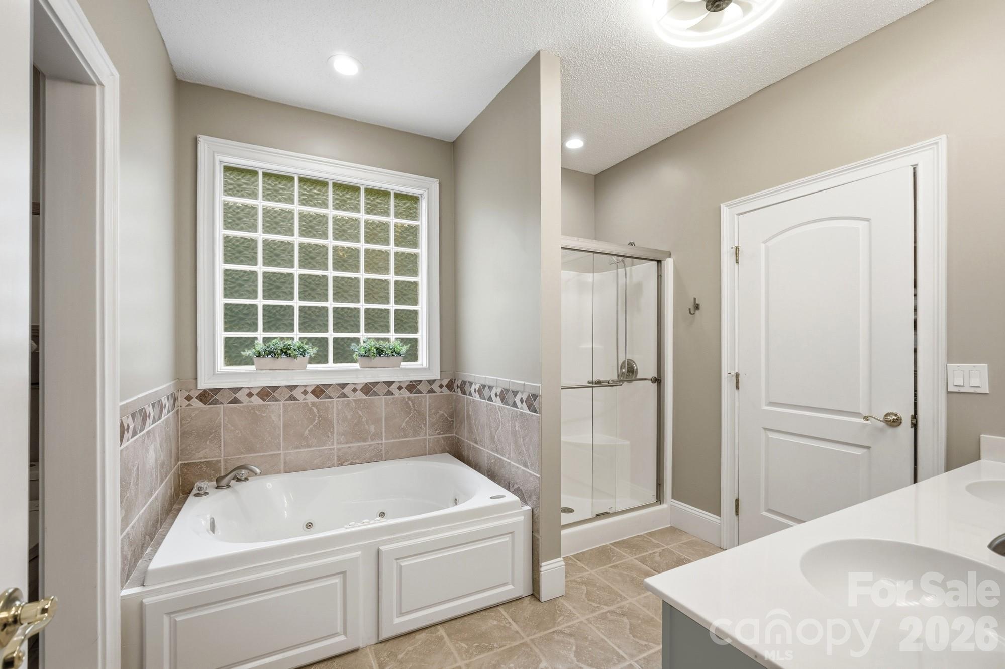 1220 Grun Augen Drive