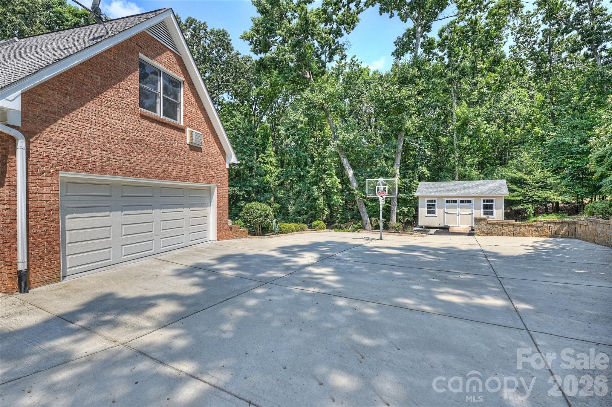 7701 Walthall Court
