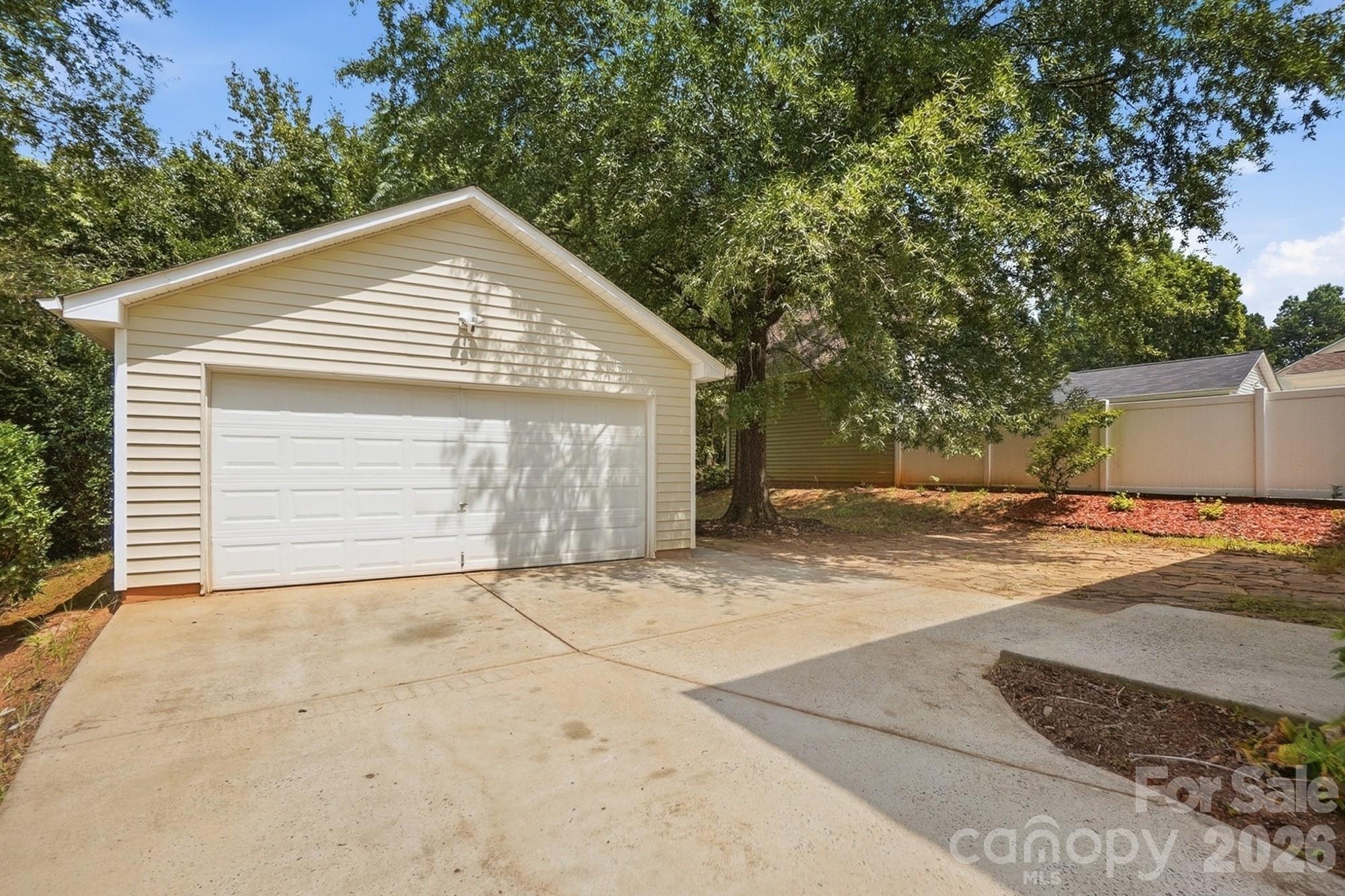 11402 Heritage Green Drive