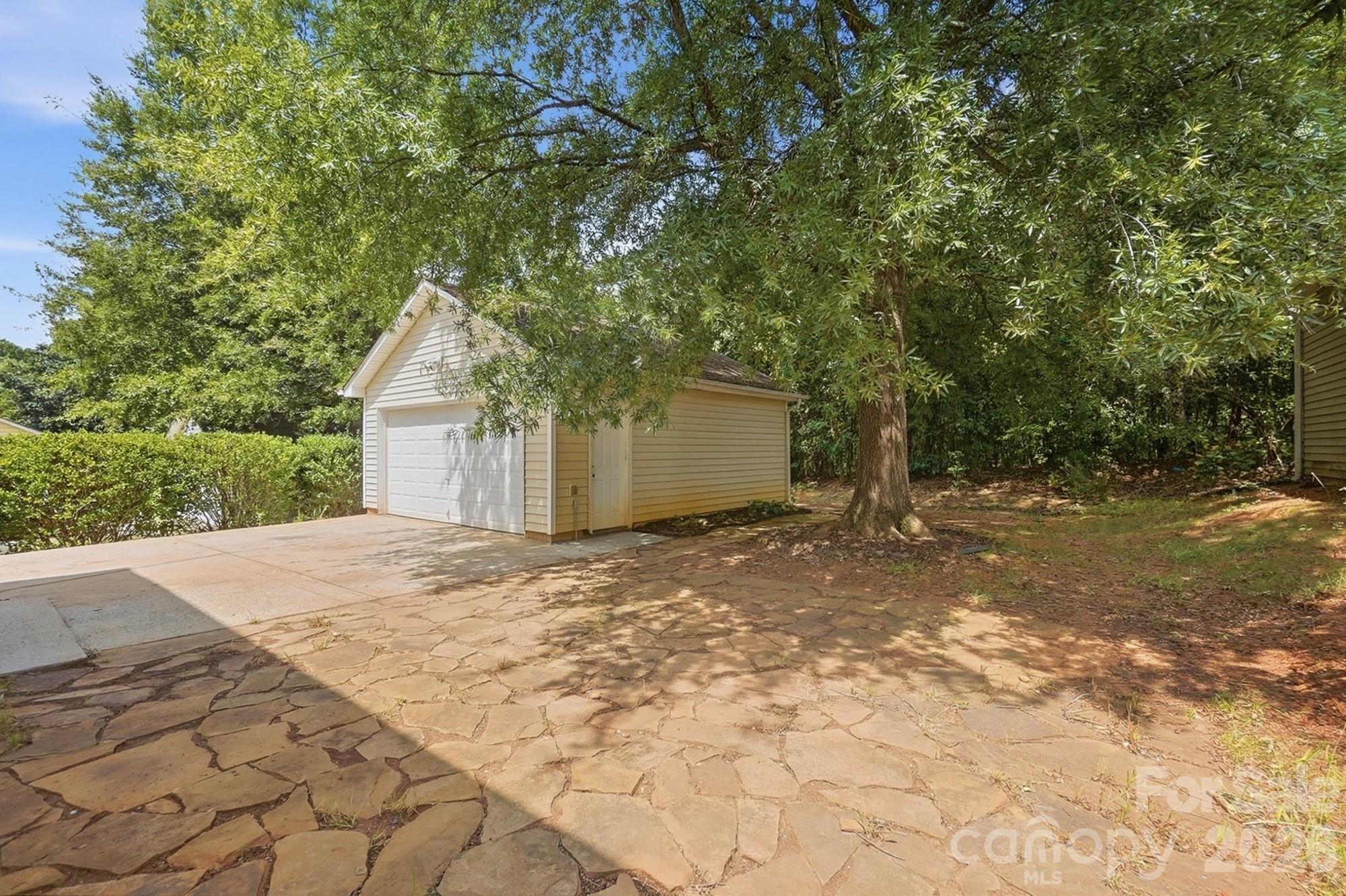 11402 Heritage Green Drive
