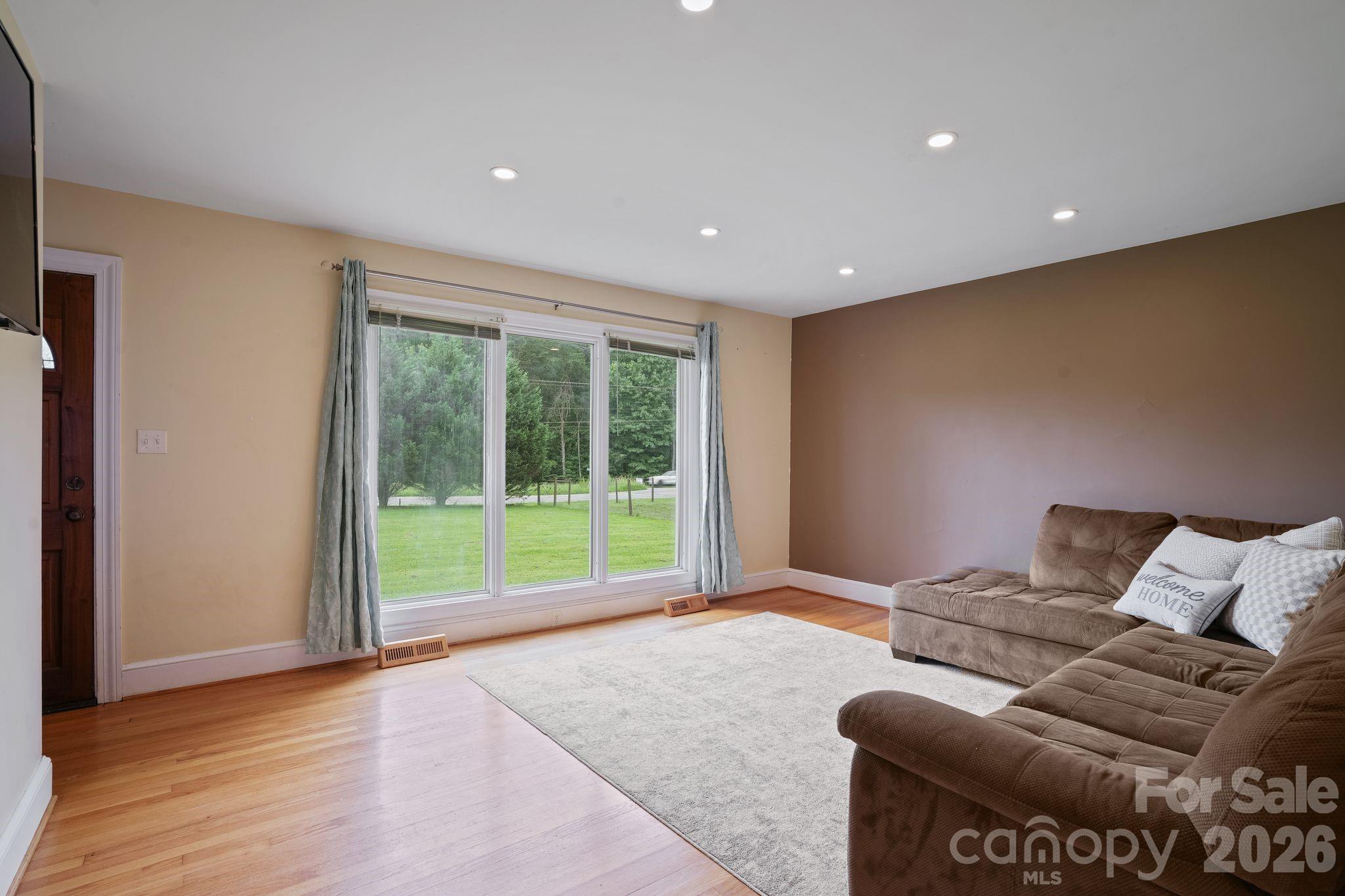 6268 Long Island Road