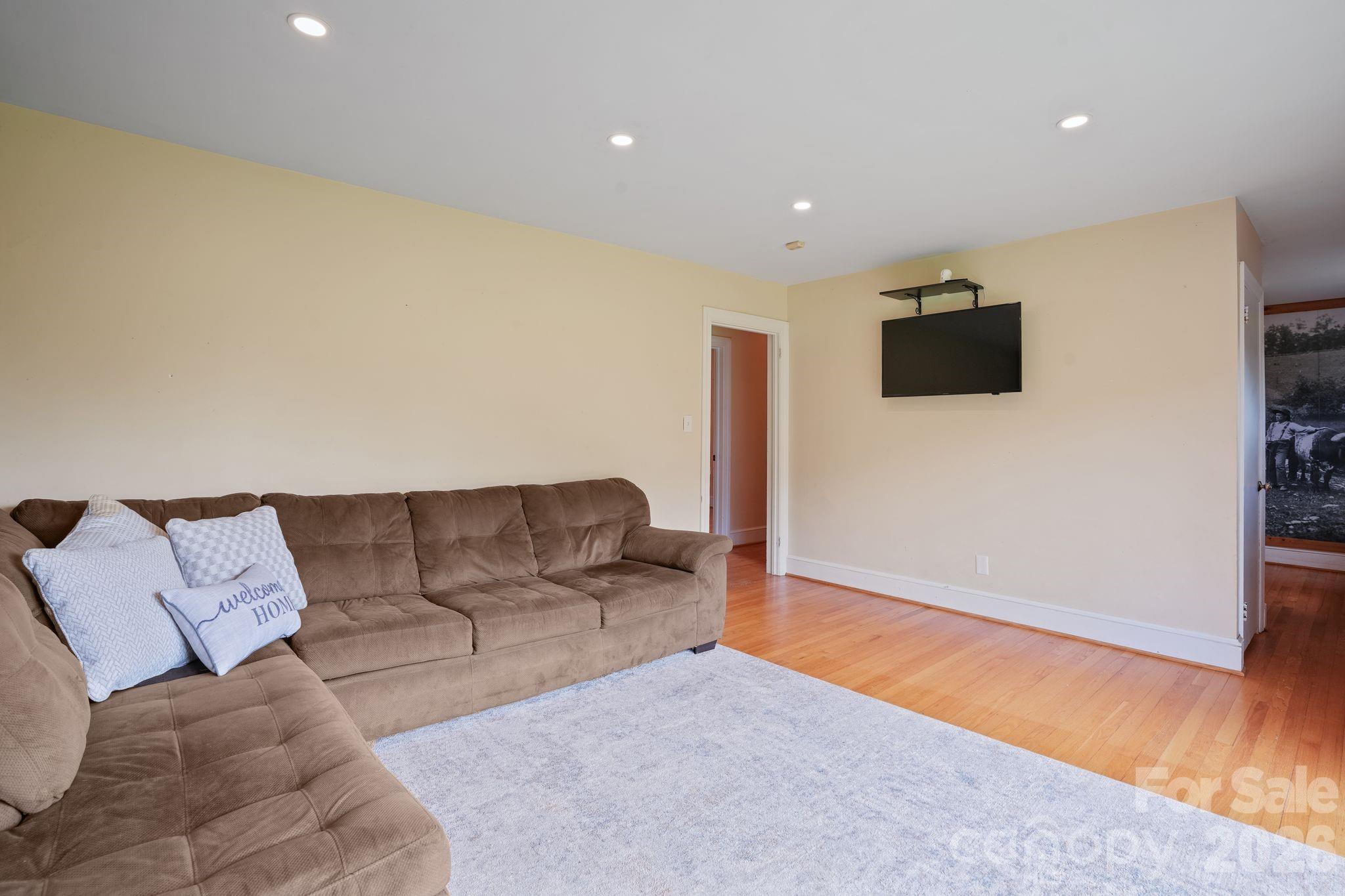 6268 Long Island Road