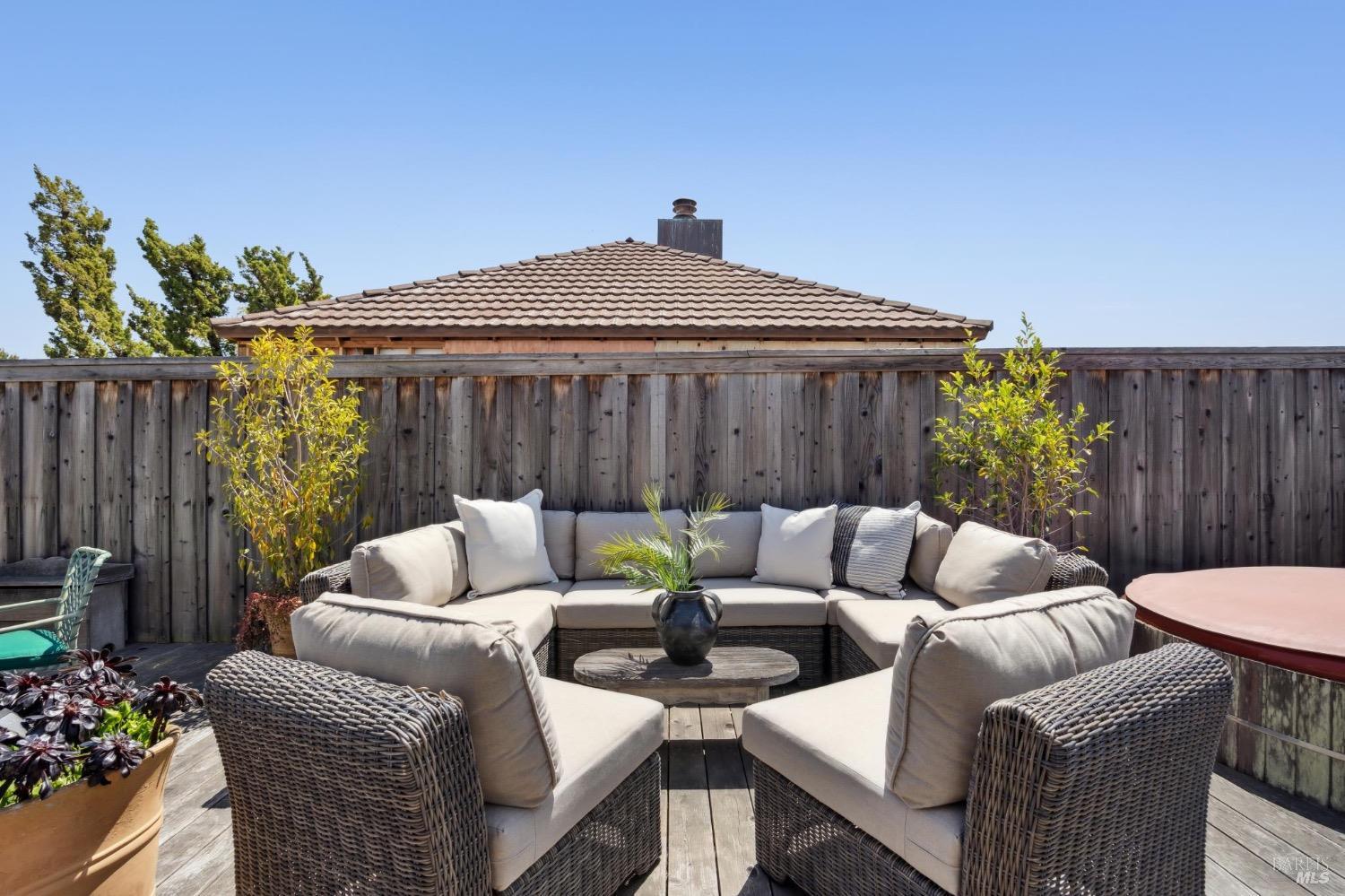 118 Saint Thomas Way