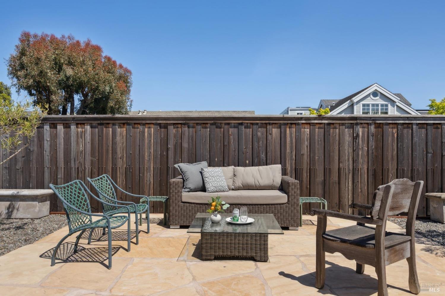 118 Saint Thomas Way