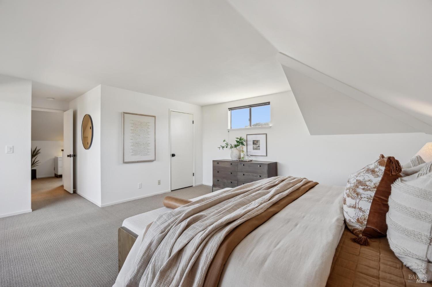 118 Saint Thomas Way