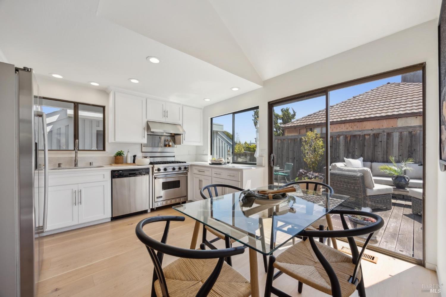 118 Saint Thomas Way