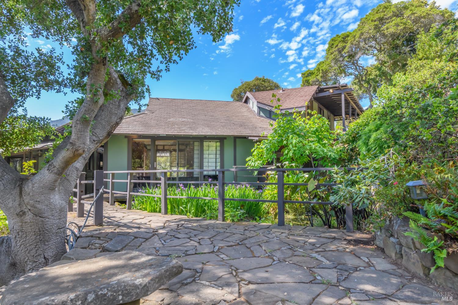 75 Lee Street