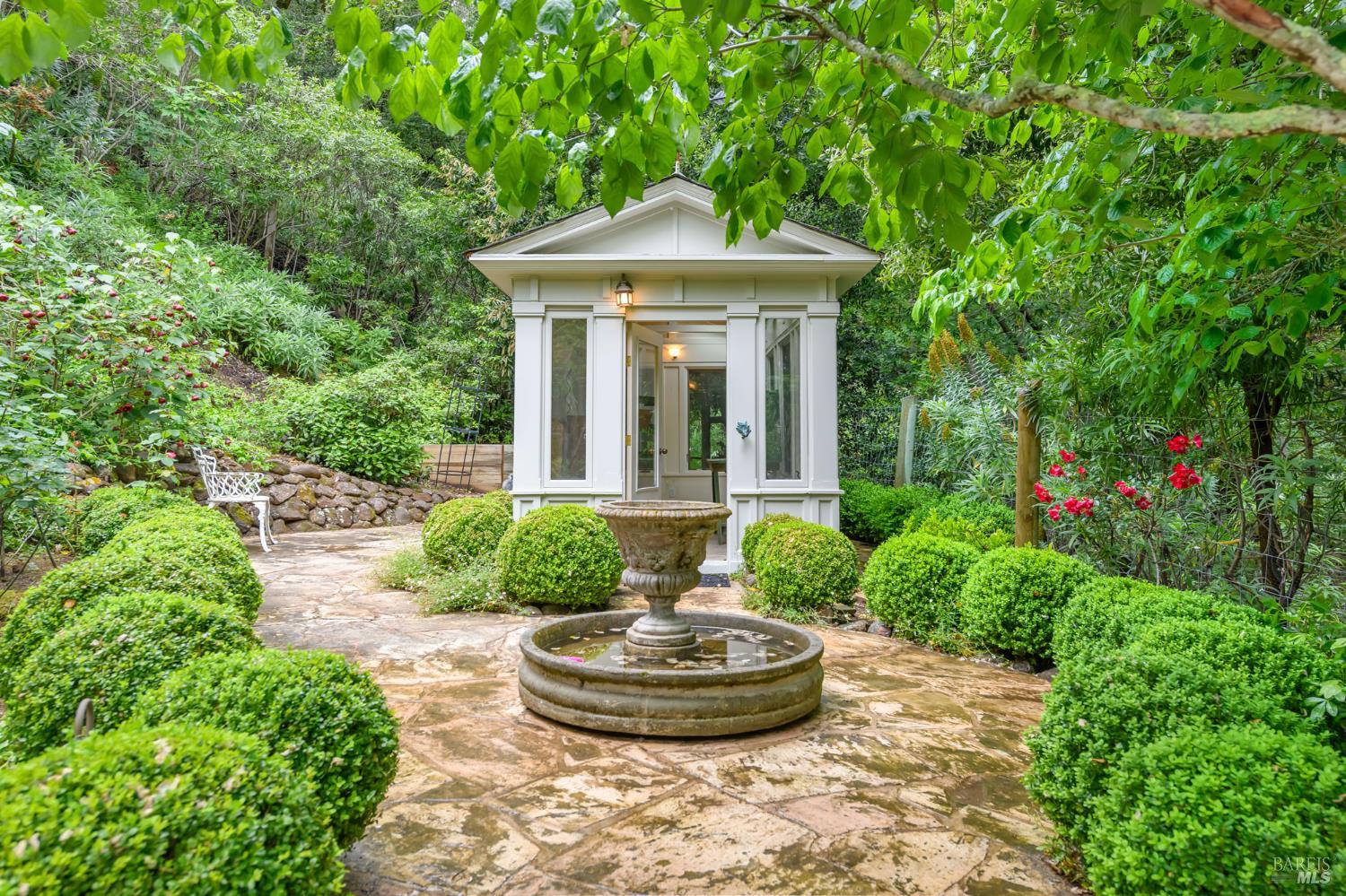 2 Woodland Place
