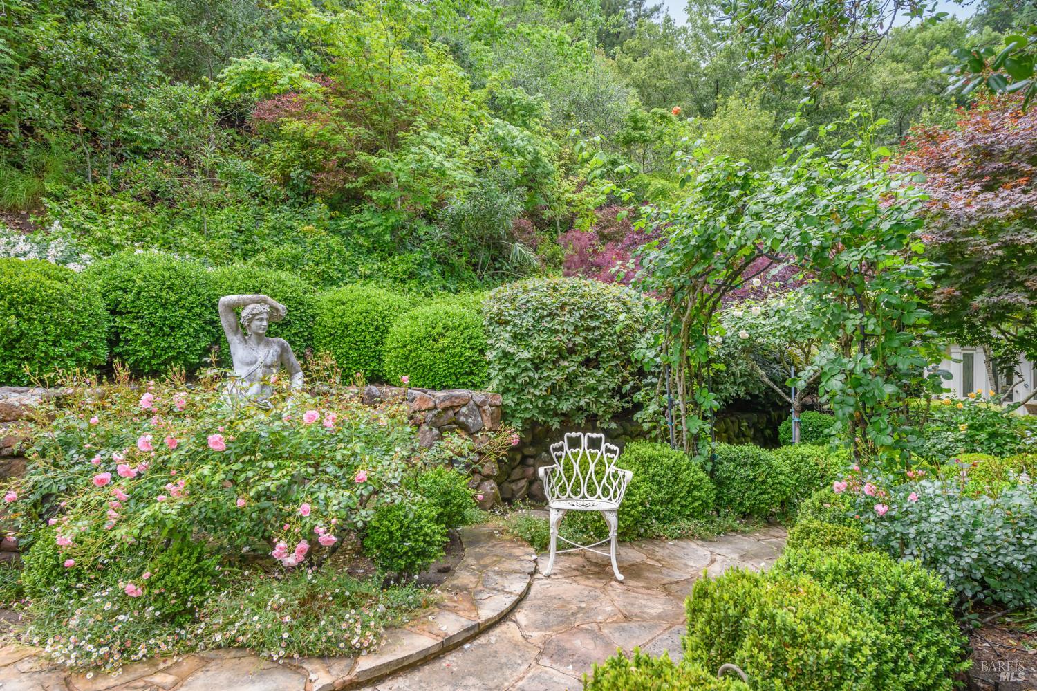 2 Woodland Place