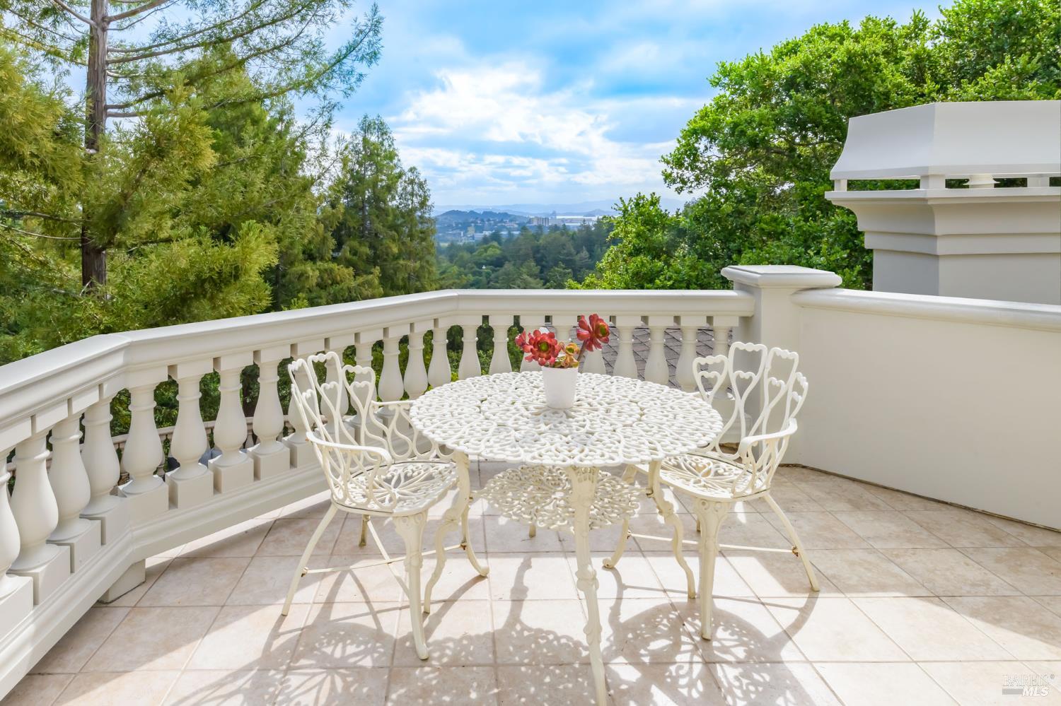 2 Woodland Place