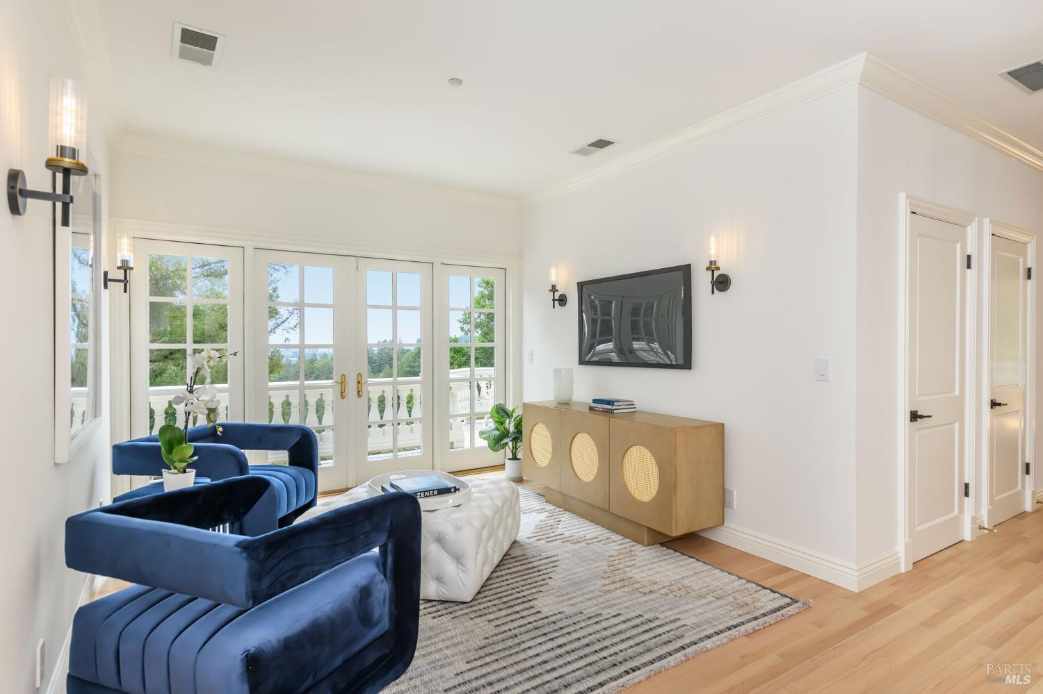 2 Woodland Place