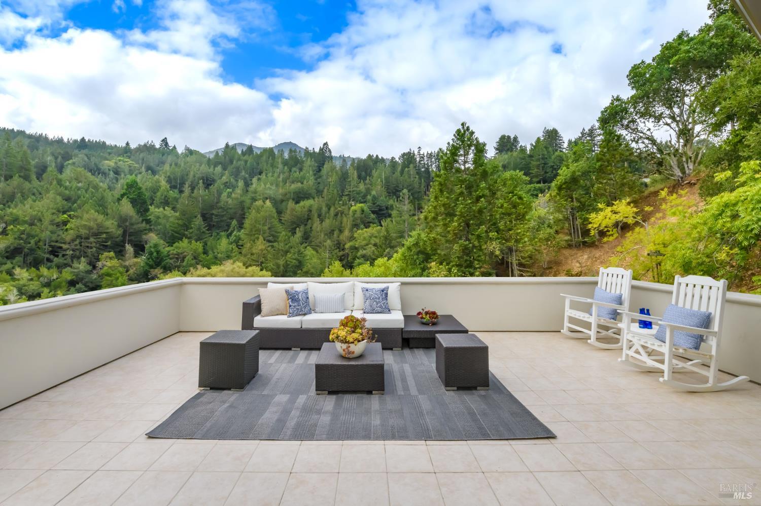 2 Woodland Place