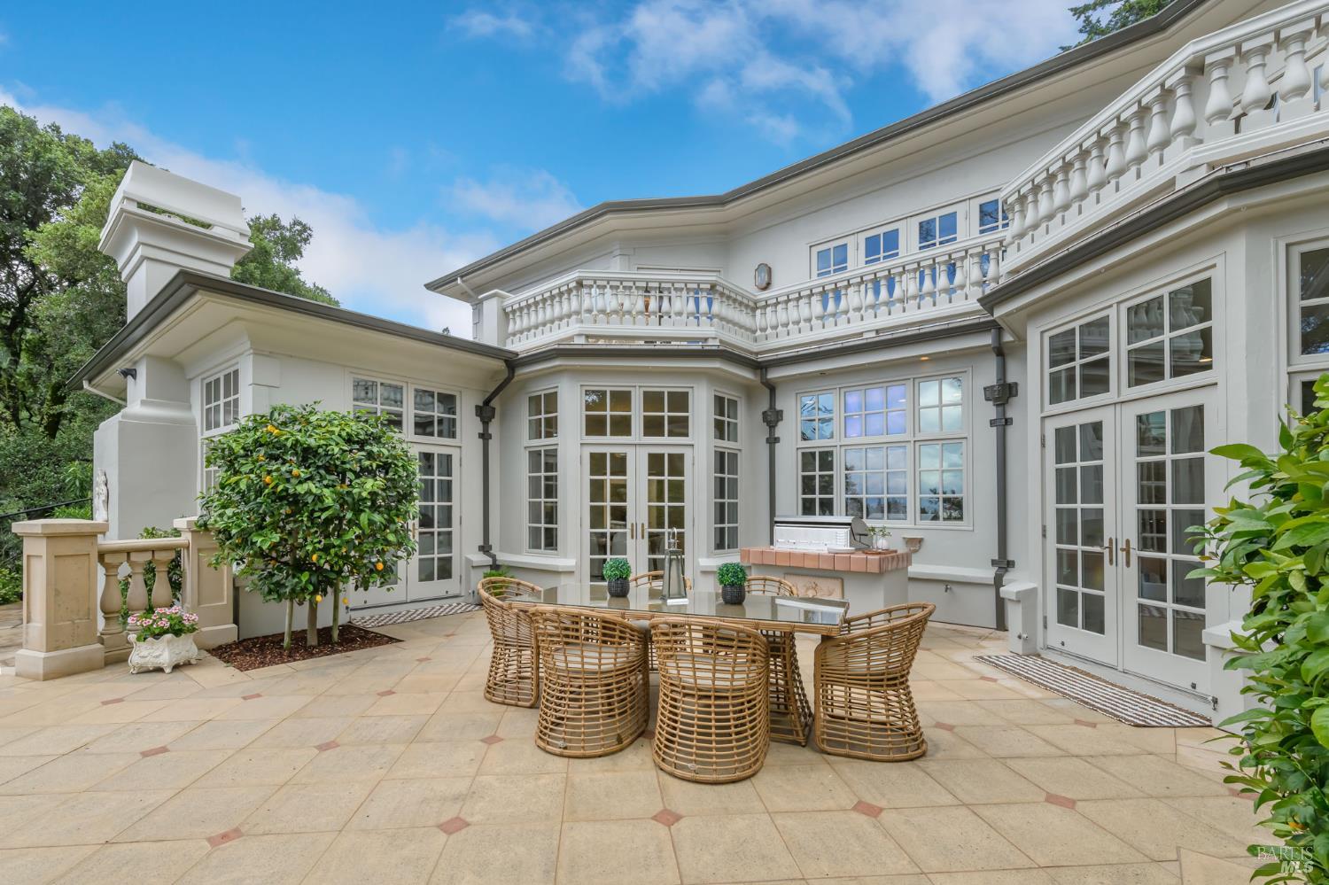 2 Woodland Place