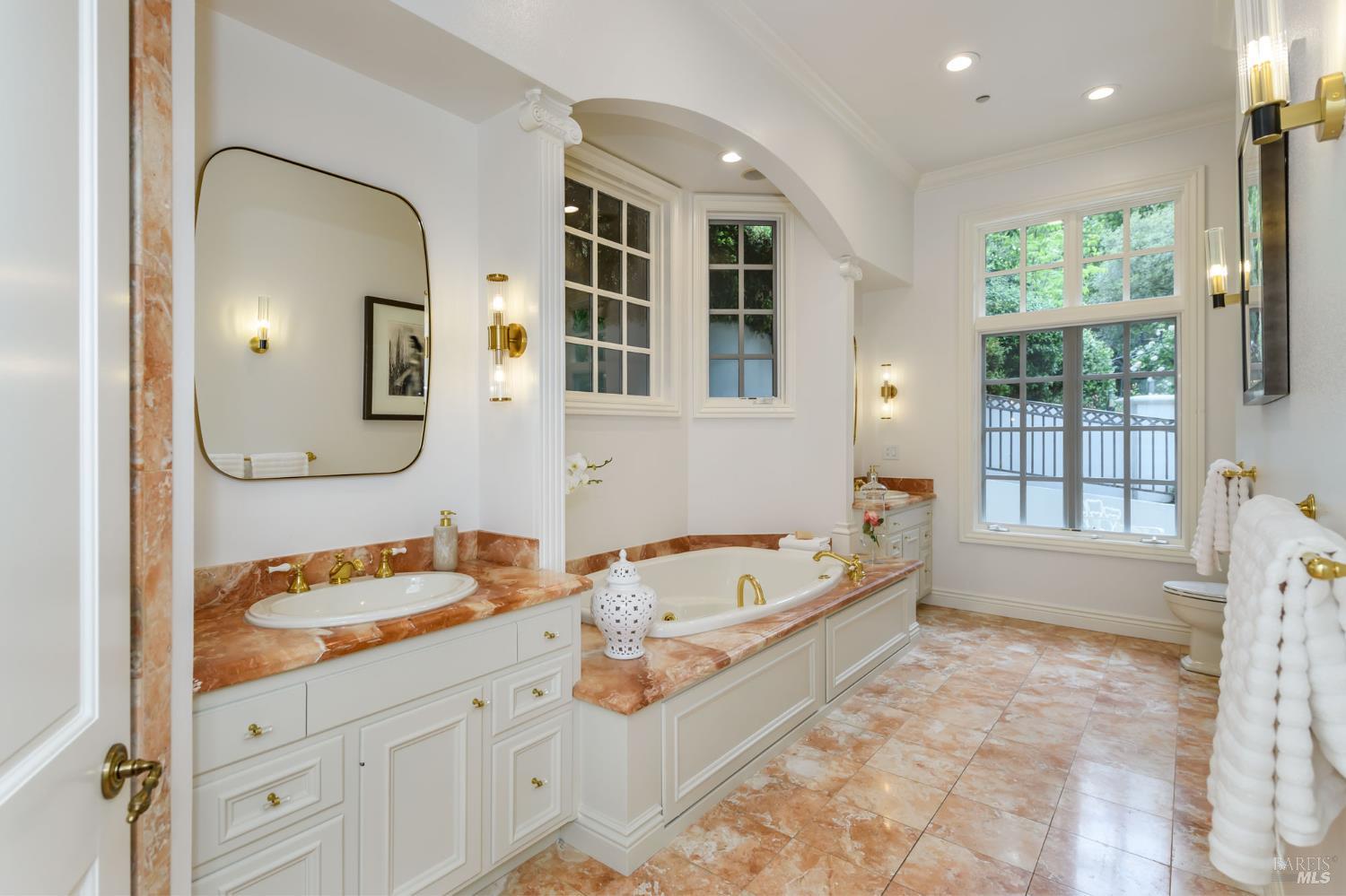 2 Woodland Place