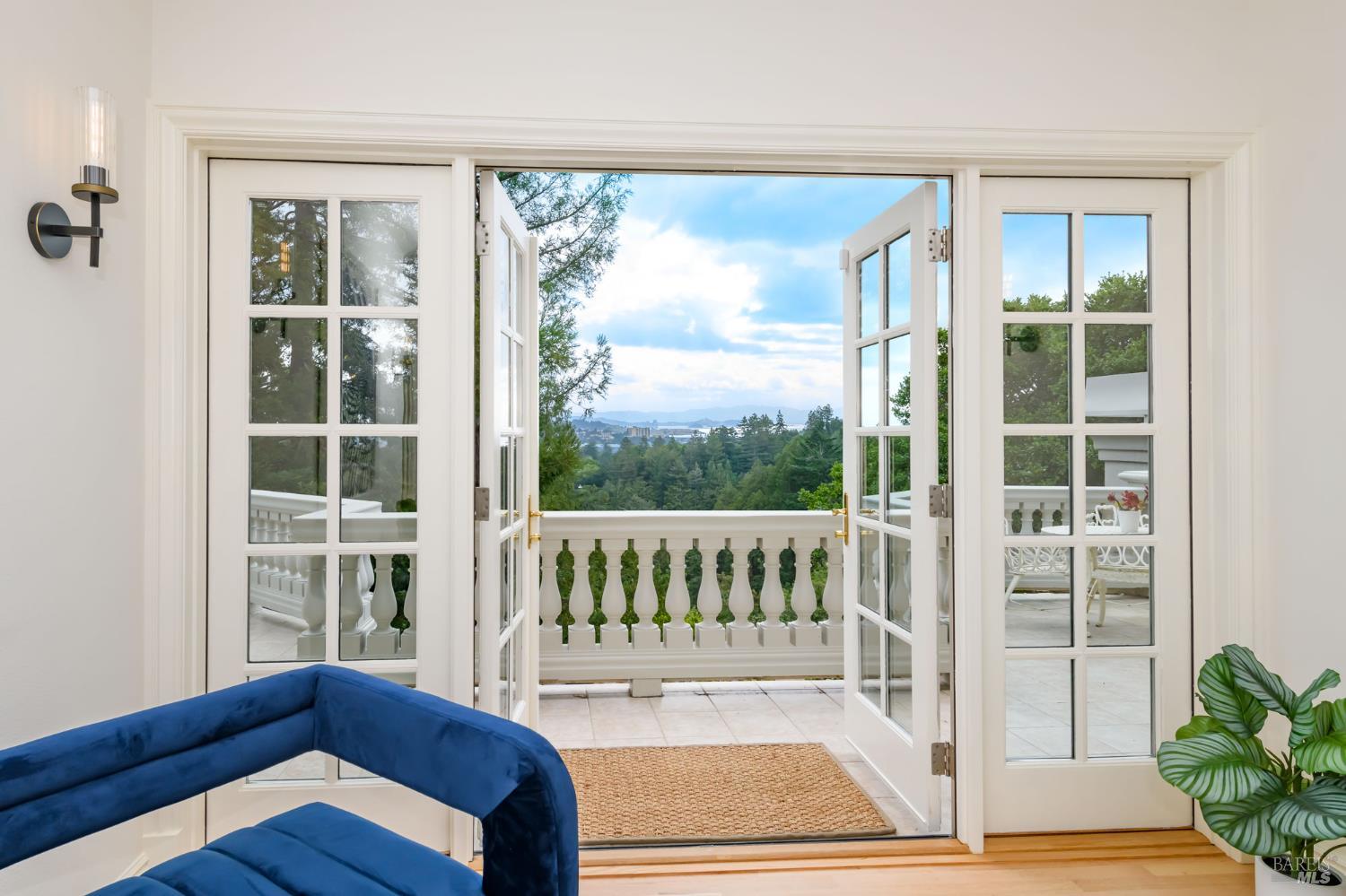 2 Woodland Place
