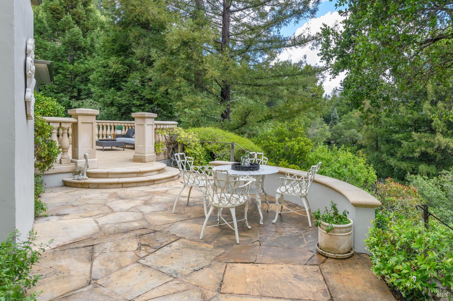 2 Woodland Place