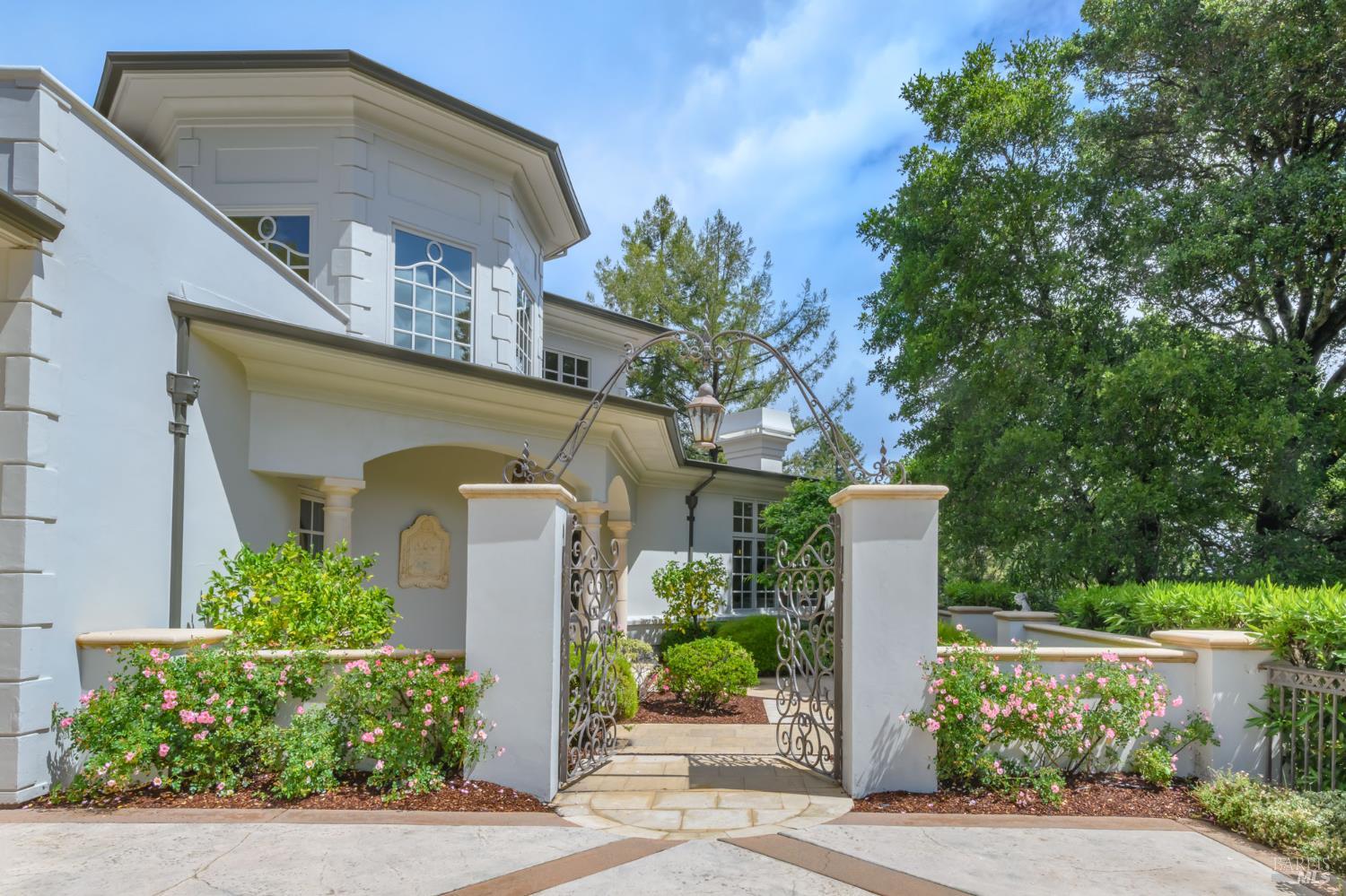 2 Woodland Place