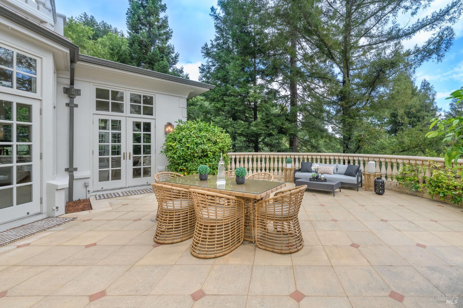 2 Woodland Place