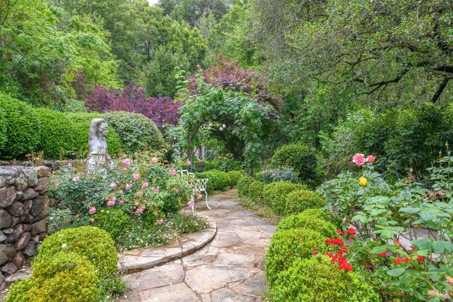 2 Woodland Place